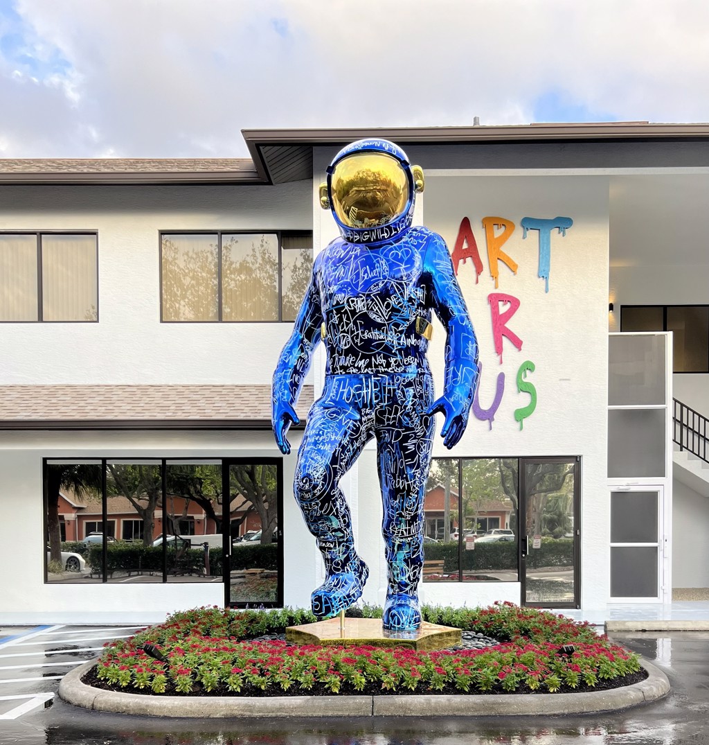 What Makes a Gallery Trusted in the Luxury Art Market