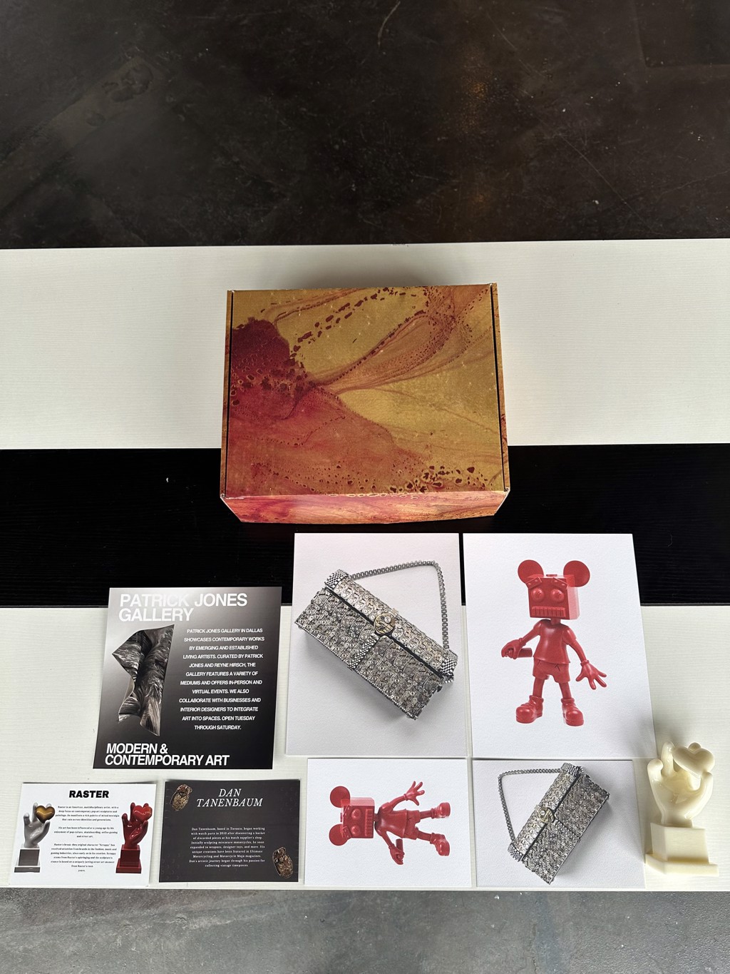 ART CURATOR - SPRING 2025 Box by Varies Quarterly