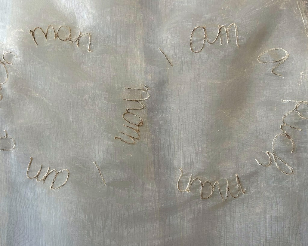 Girl, it's time to settle down and marry a rich man by Marjolein Burbank