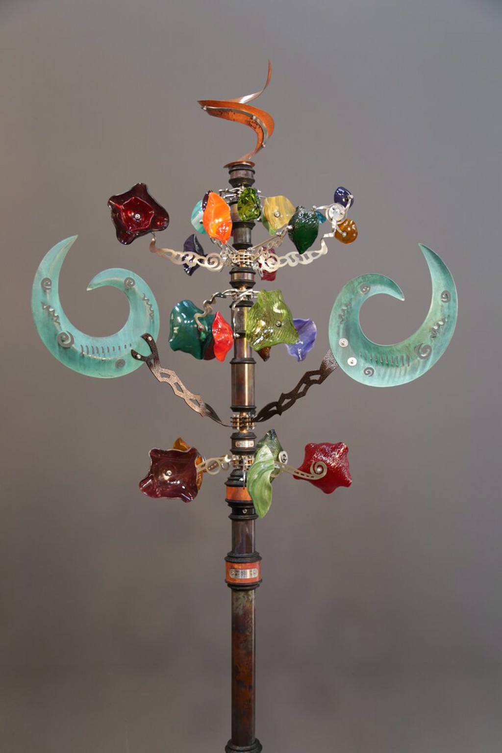 Display Zephyr Top with Metal Pole by Andrew Carson | Gallery of