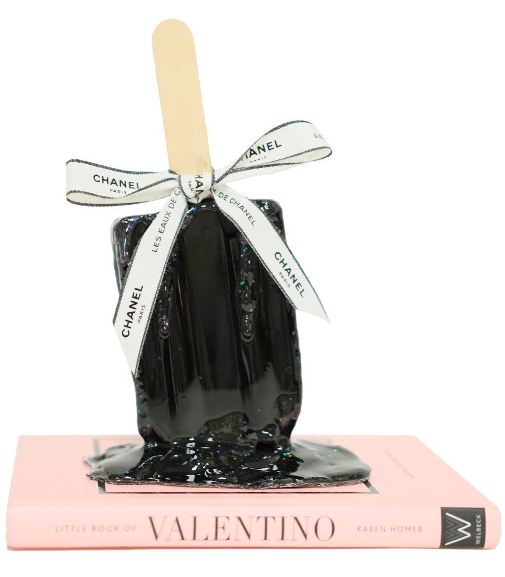 Big Pantone 19-0303 TCX Pop 