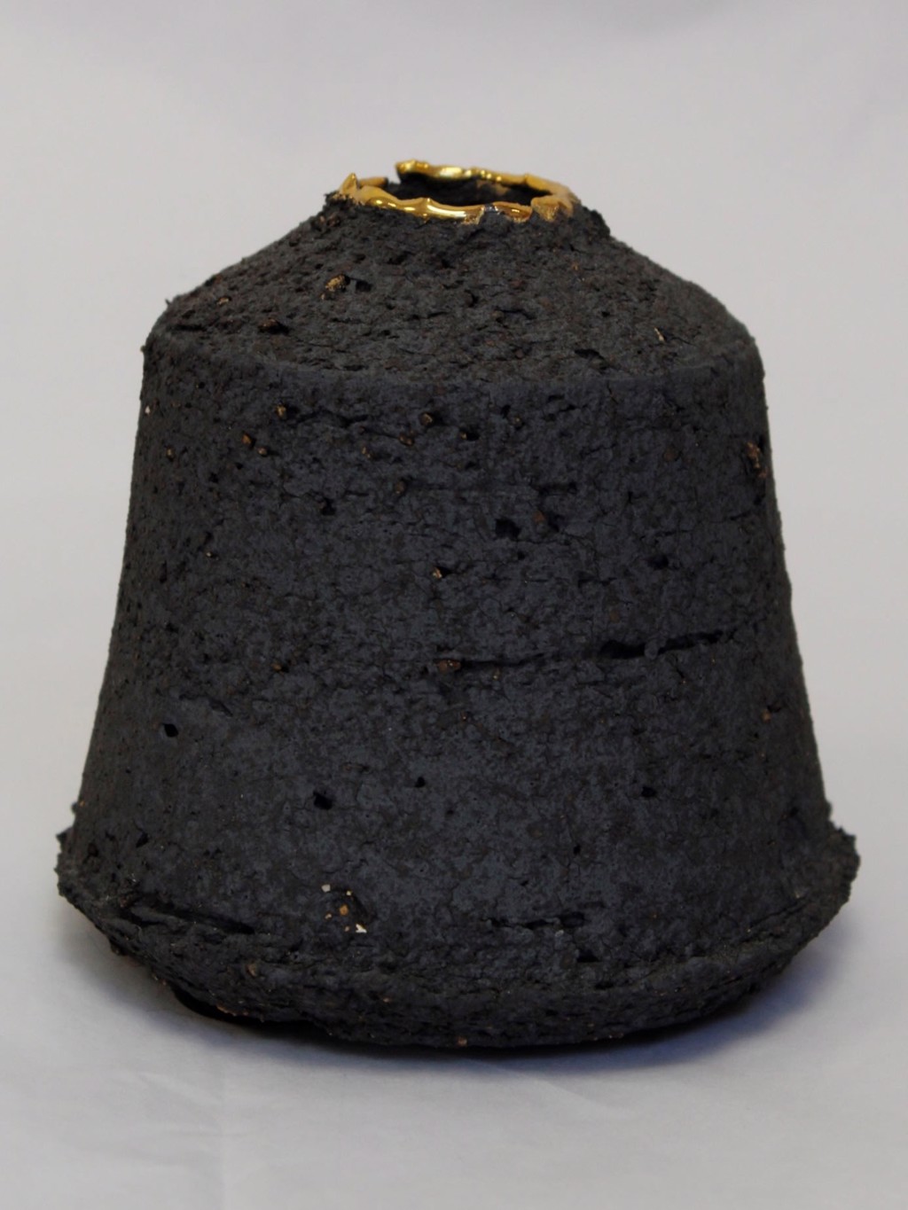 Basalt Vessel (black with gold lustre) by Tanya Gomez | Contemporary ...