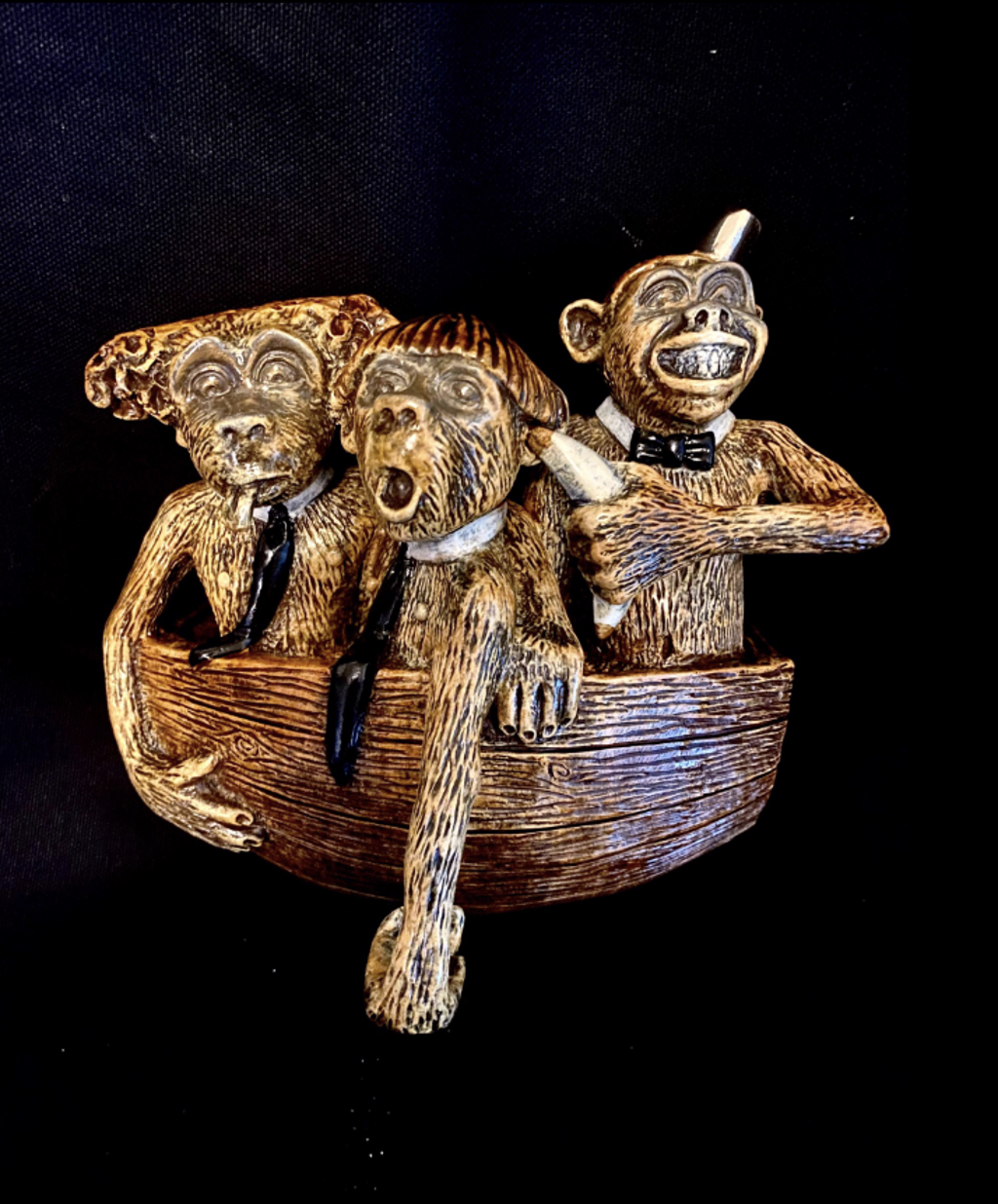 アフリカンアート　猿 A Barrel of Fun by Paul Lotz | Exclusive Collections