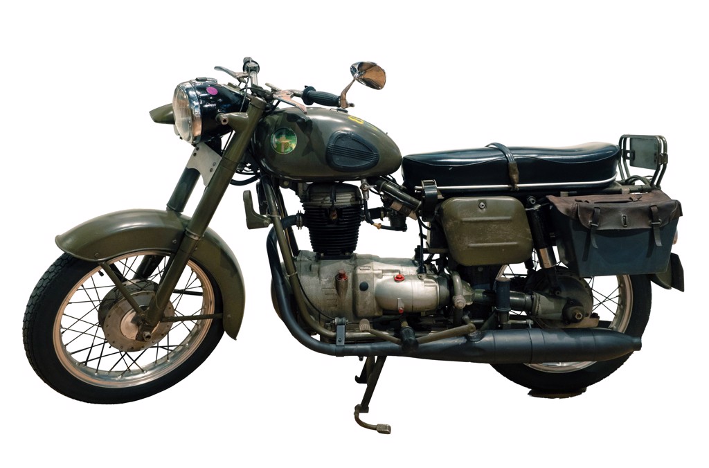 アート・デザイン・音楽 MEN IN MOTION THE ART AND PASSION Riding the Edge: Passion, Art & Motorcycles | Chauvet Arts
