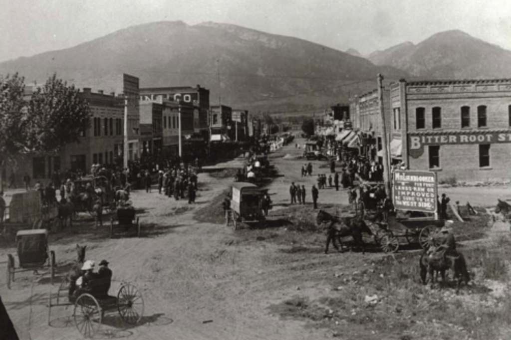 Downtown Hamilton on Labor Day in 1910