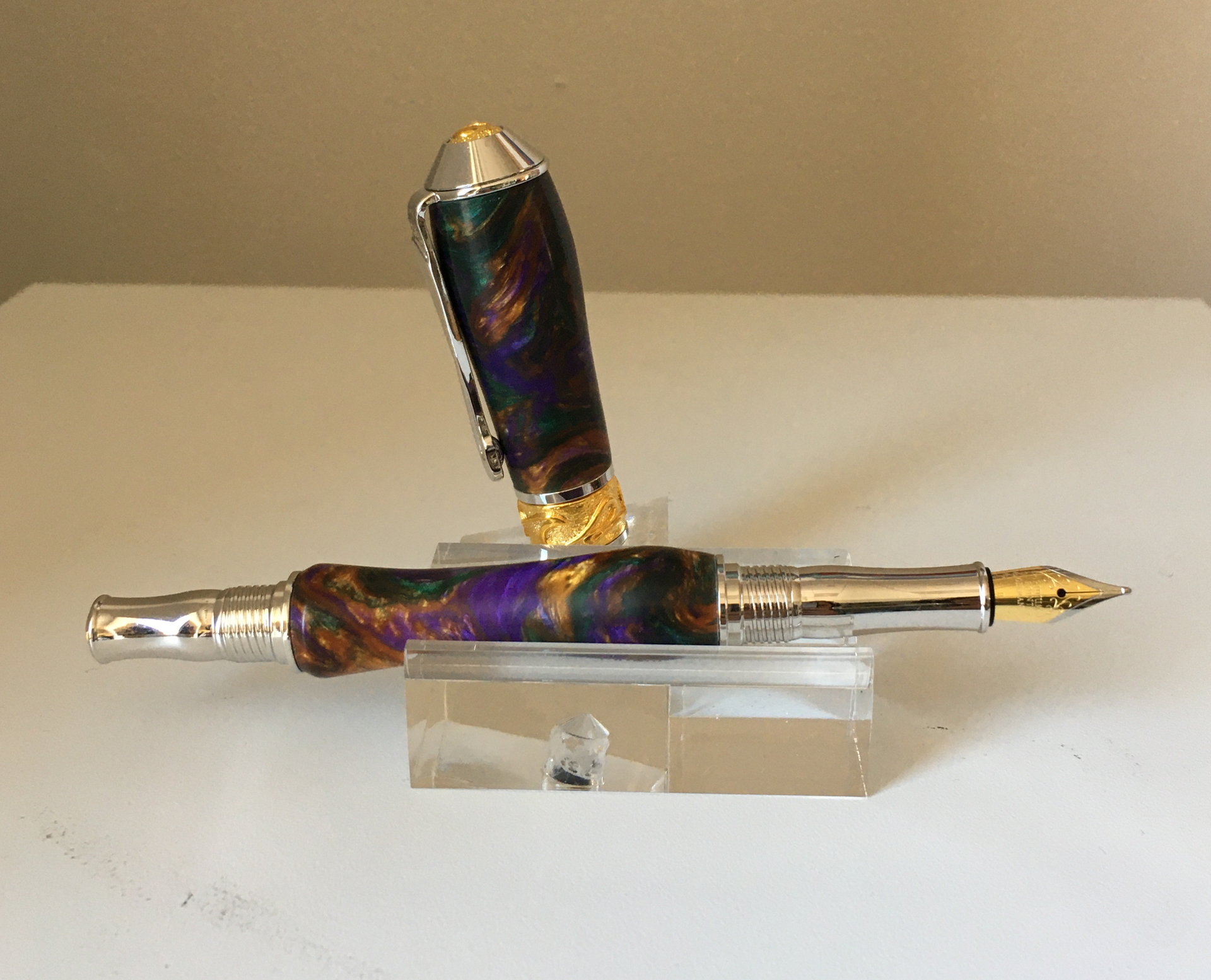 Jewelled Fountain Pen (Rhodium & 22K Gold) by Michael Hyland