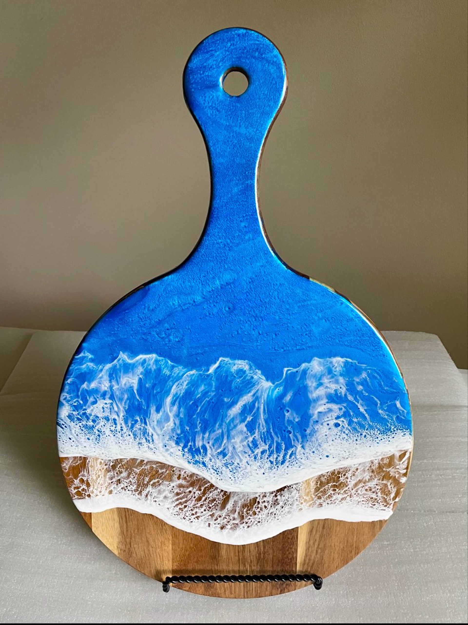 MDM22-20 Round Blue Resin and Wood Charcuterie Board by Mary Duke McCartt