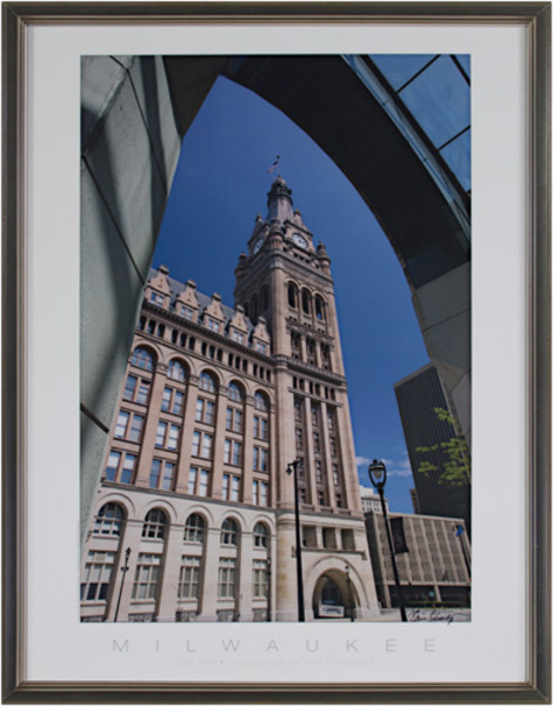 Milwaukee City Hall (Arch) by Eric Oxendorf