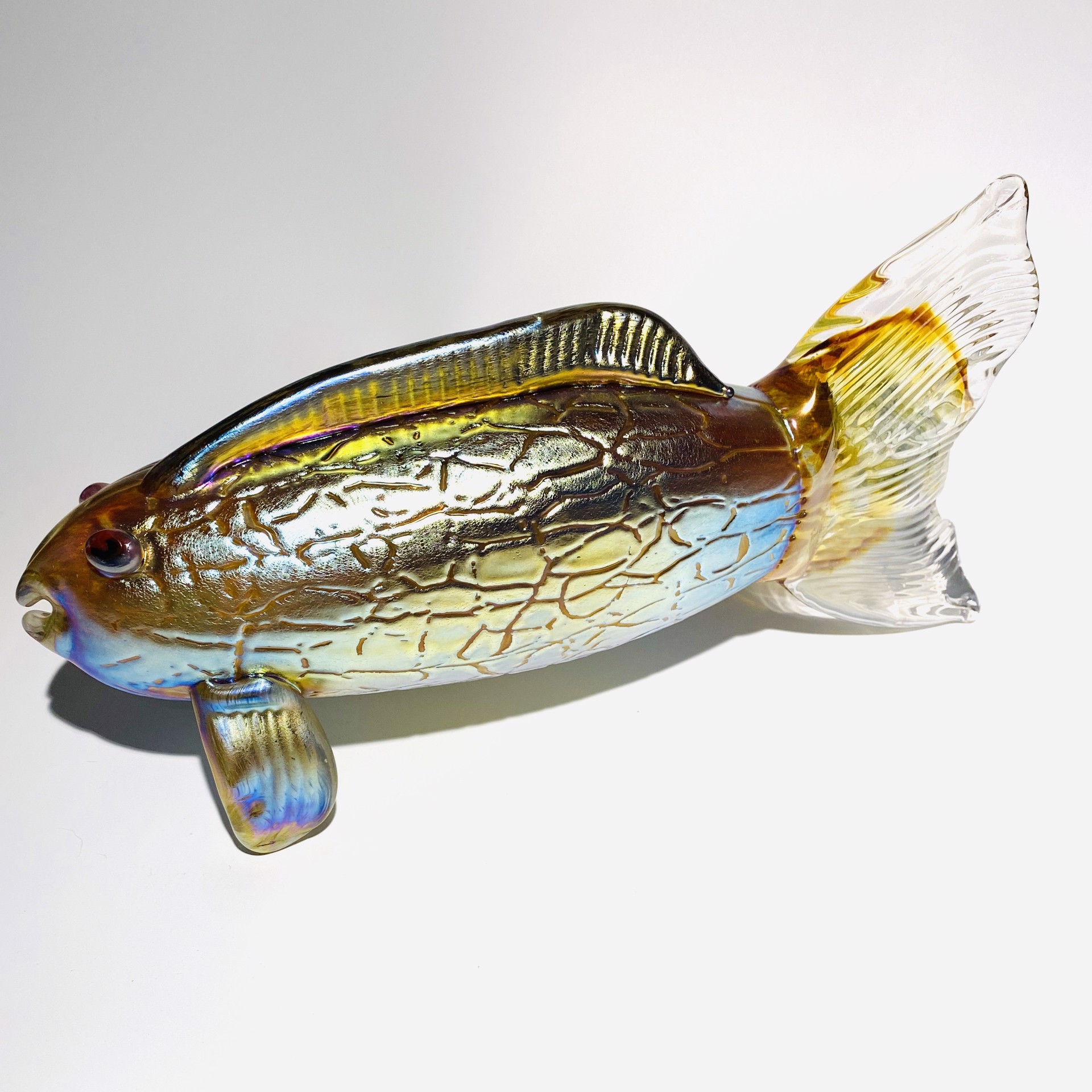 Fish-Standing Dichroic, JG2 by John Glass