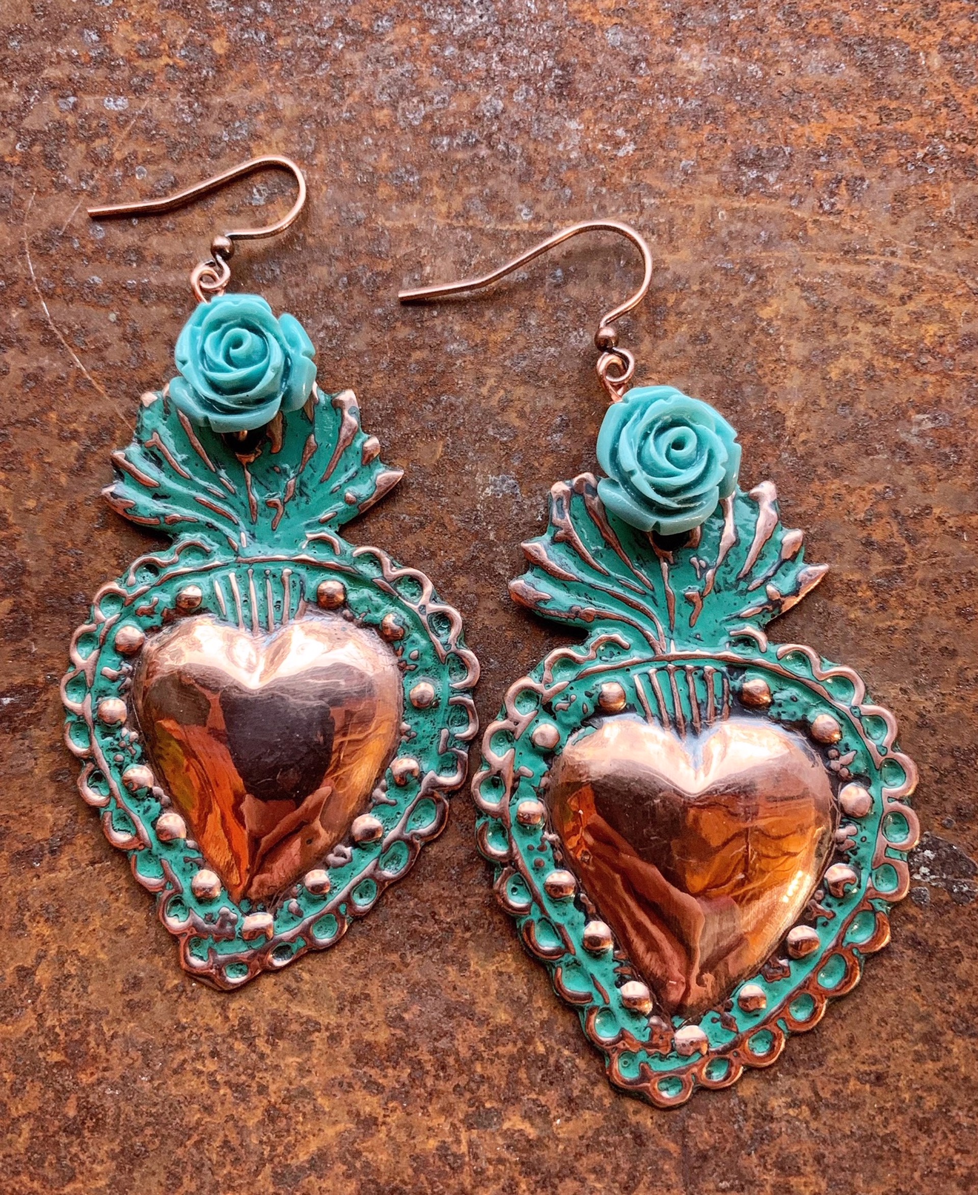 K792 Sacred Hearts with Blue Roses by Kelly Ormsby