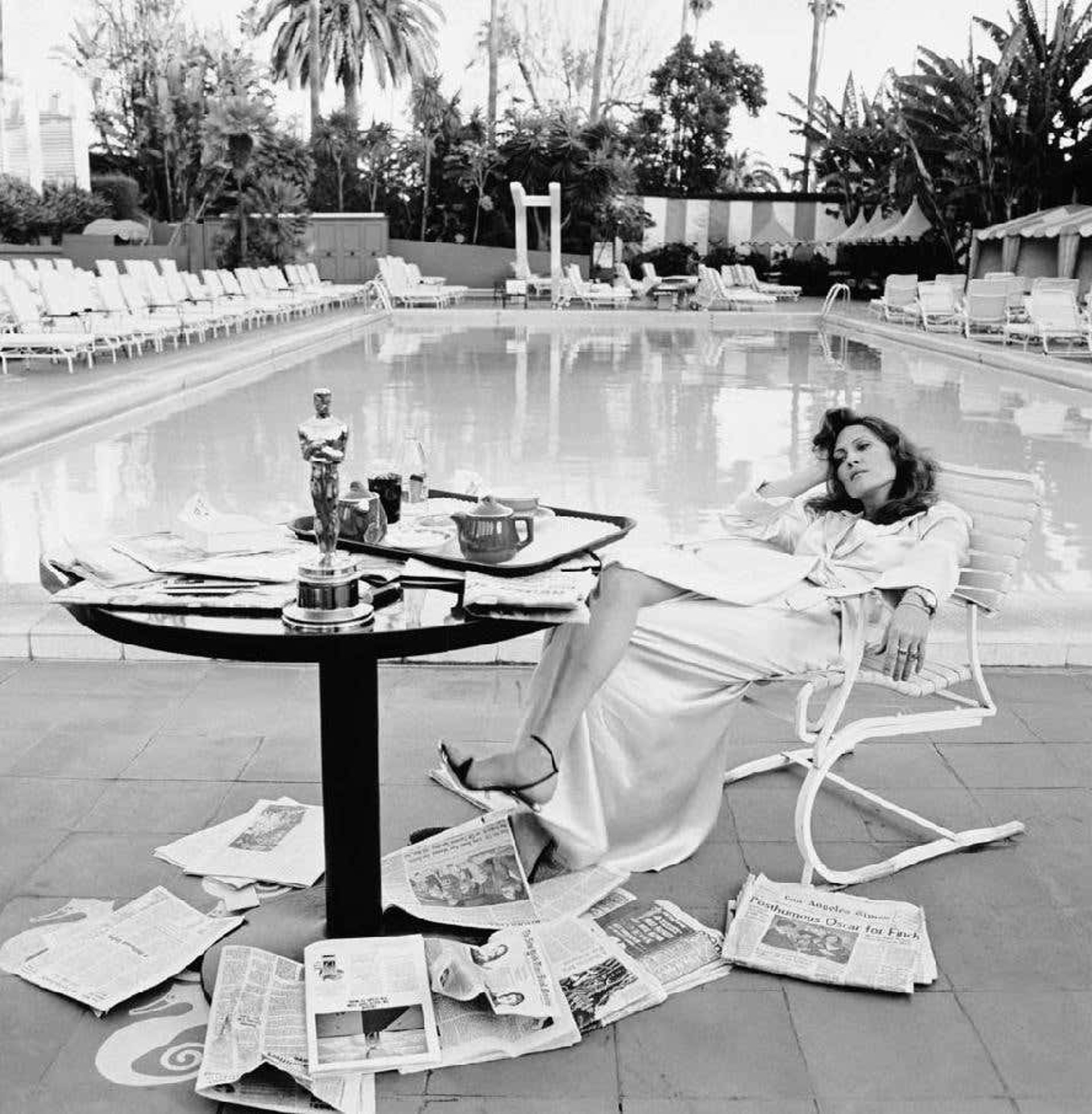 Faye Dunaway at the Beverly Hills Hotel by Terry O'Neill