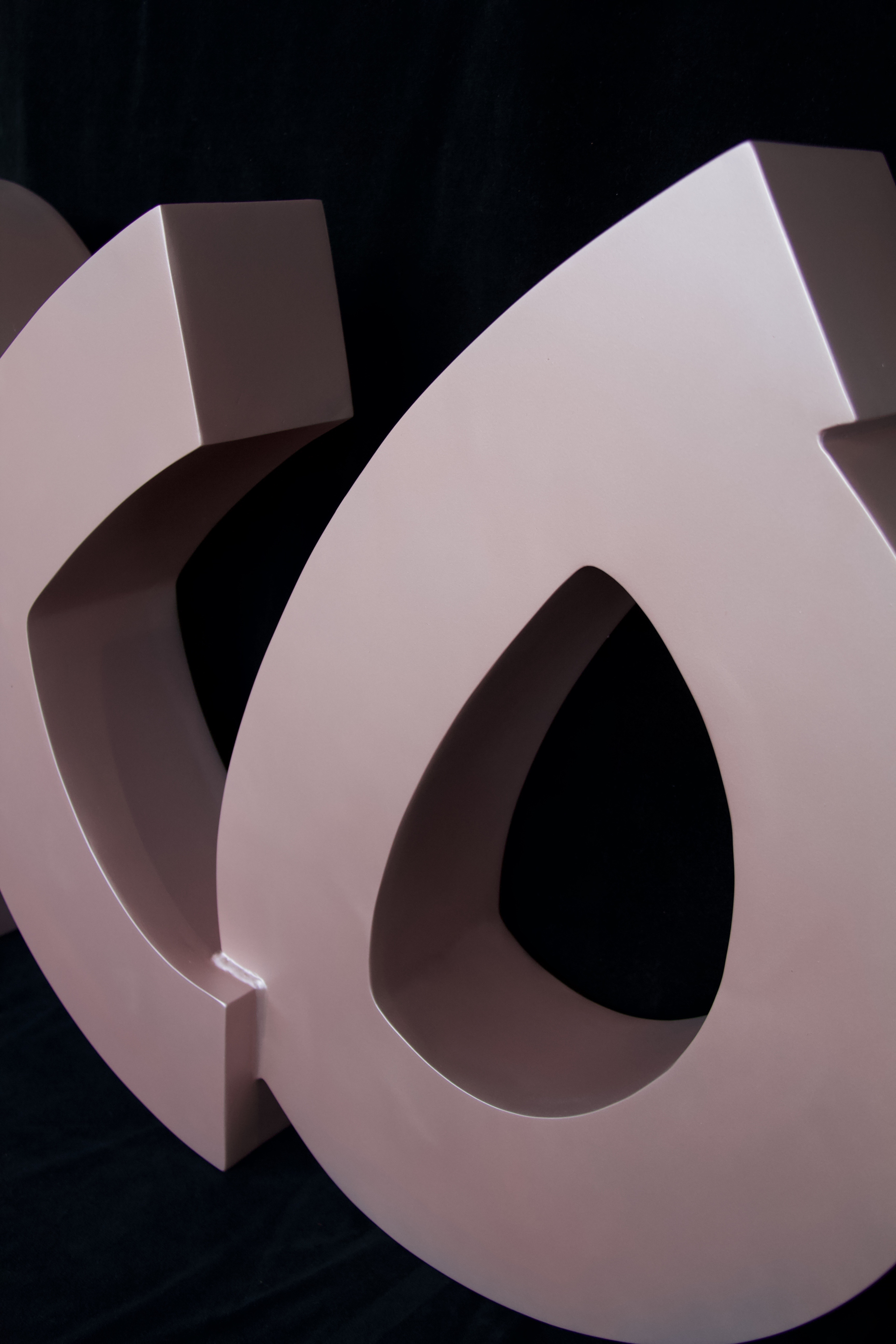 XO Sculpture by Tara Conley