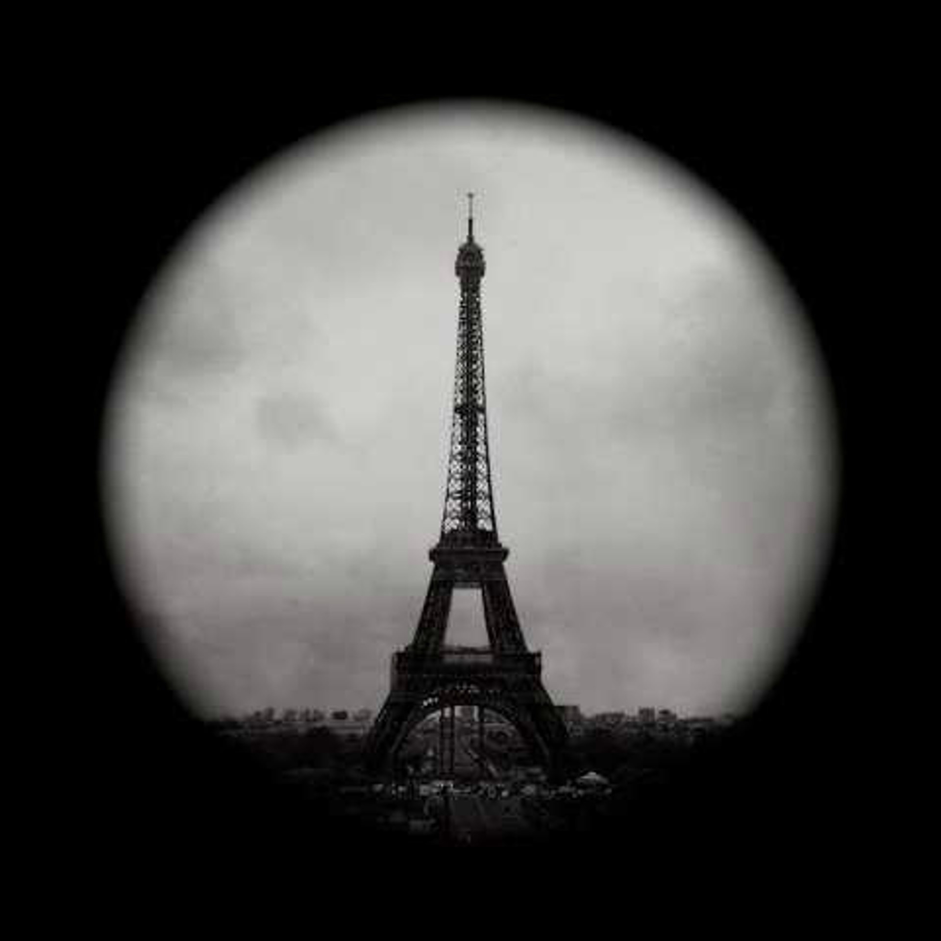 La Tour Eiffel by Wallace Merritt
