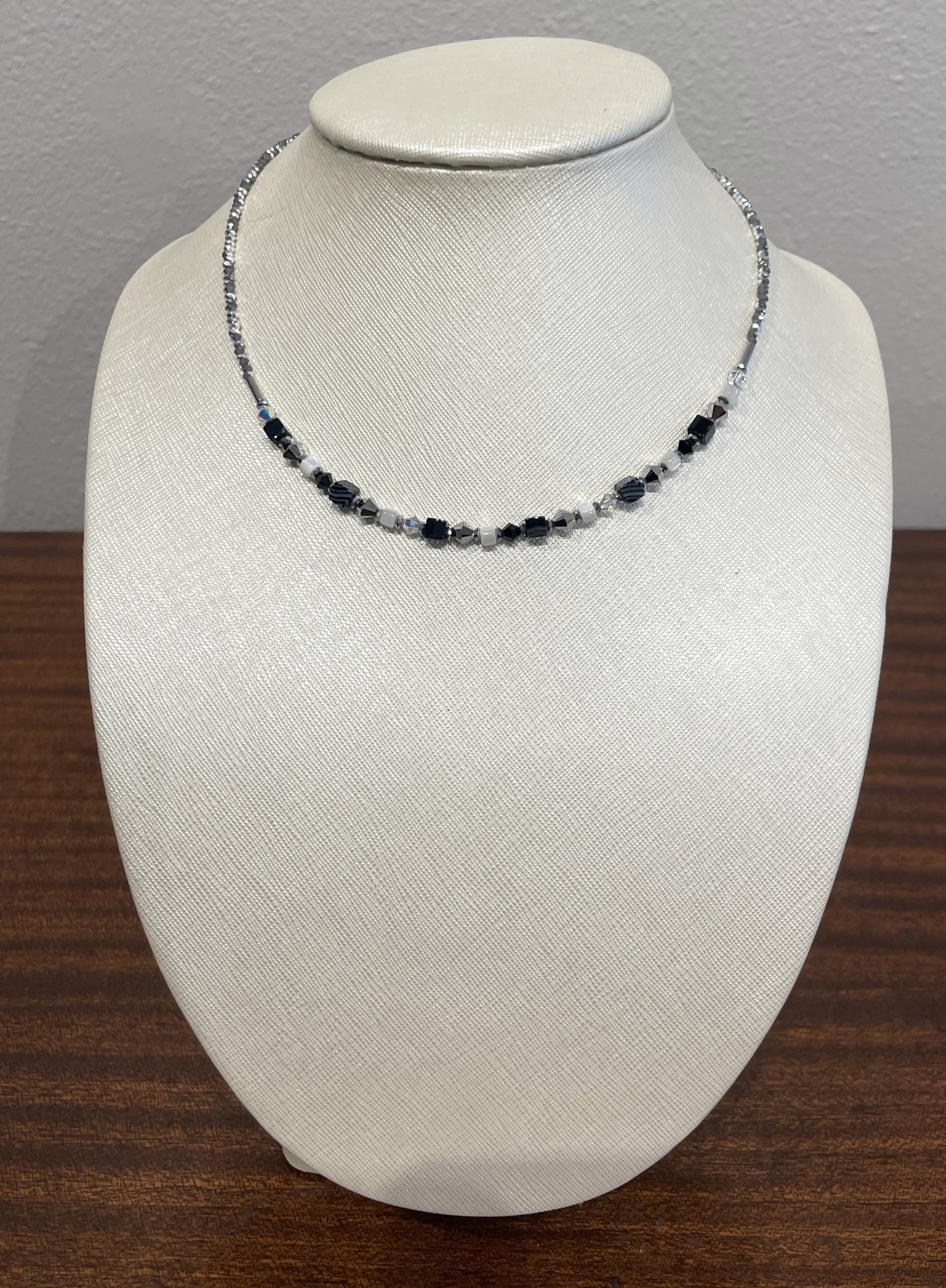 4239/10-1314 Onyx Mother of Pearl Necklace (Silver) by Coeur de Lion Nikaia Inc.