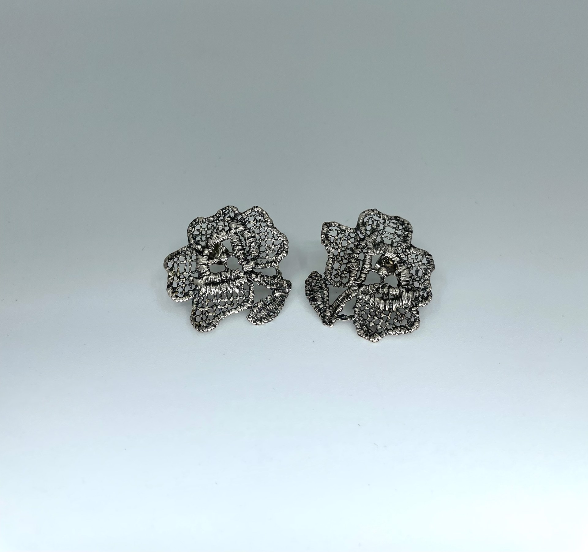 2466 Detailed Silver Flower Earrings by Beth Benowich
