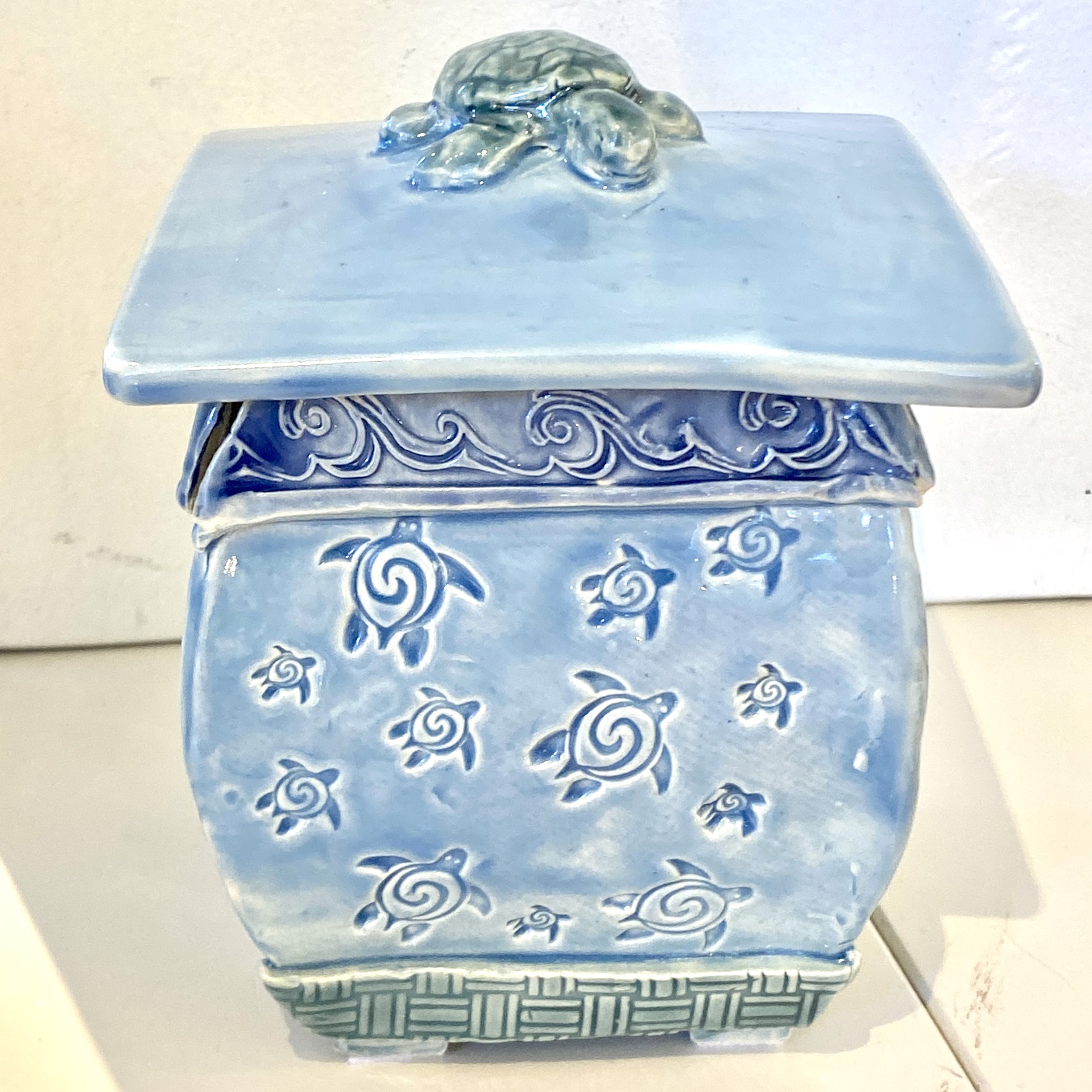 Turtle Box with Lid by Barbara Bergwerf, Ceramics