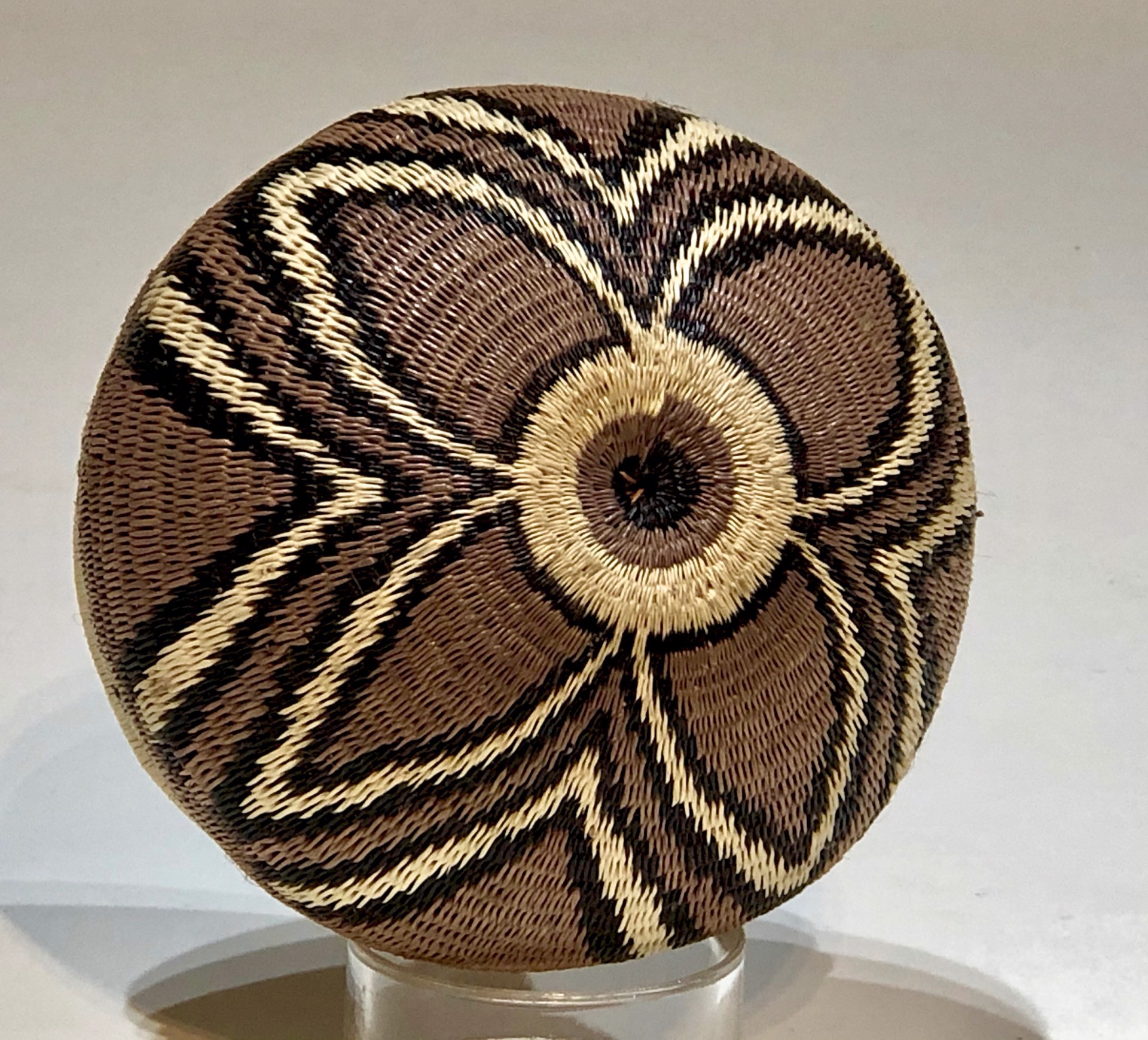 Mauve, White & black geometric basket by Wounaan & Embera Panama Rainforest Baskets Wounaan