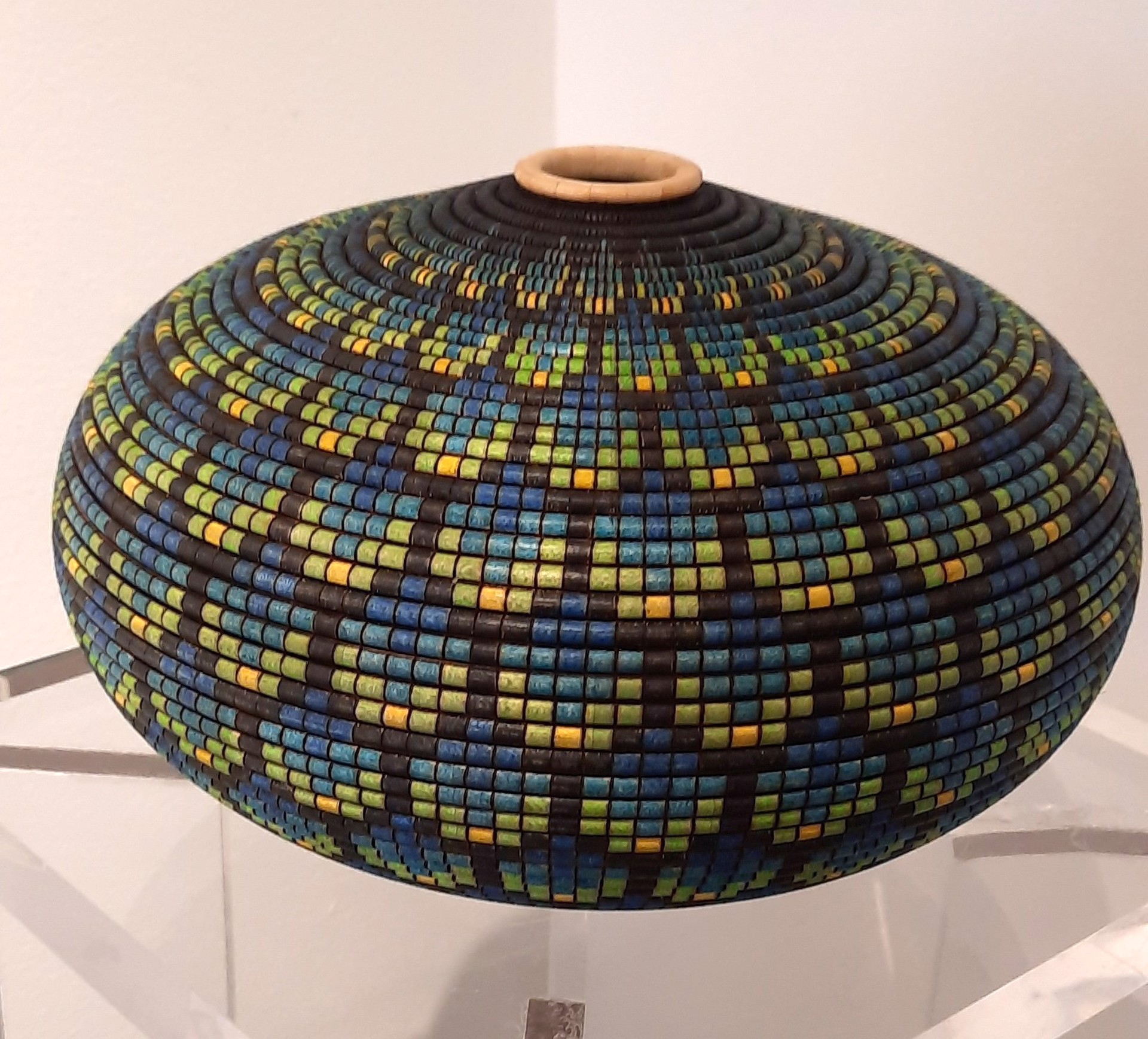 Dorado – Basket Weave Bowl by Michael Earley