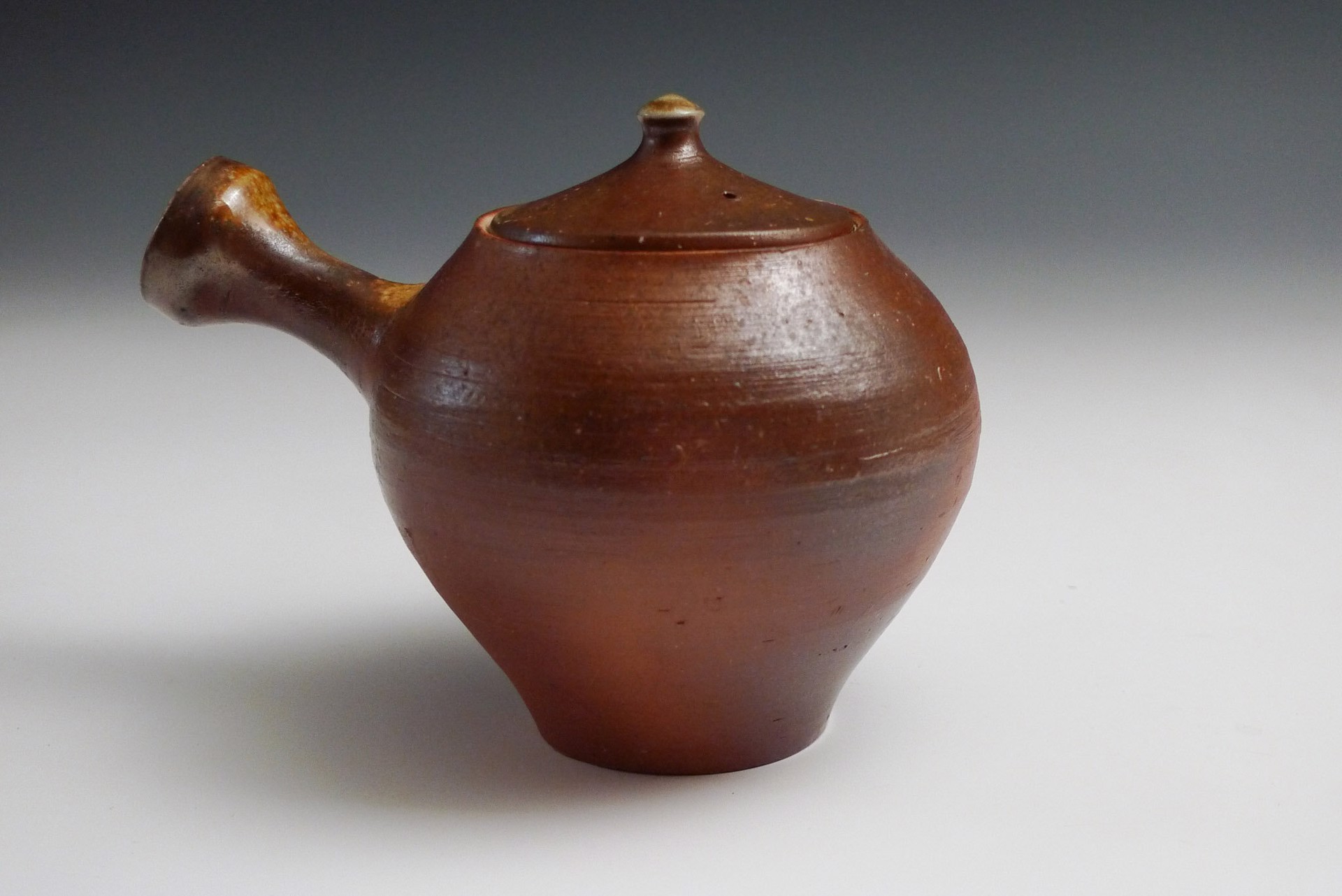 Teapot by Shumpei Yamaki