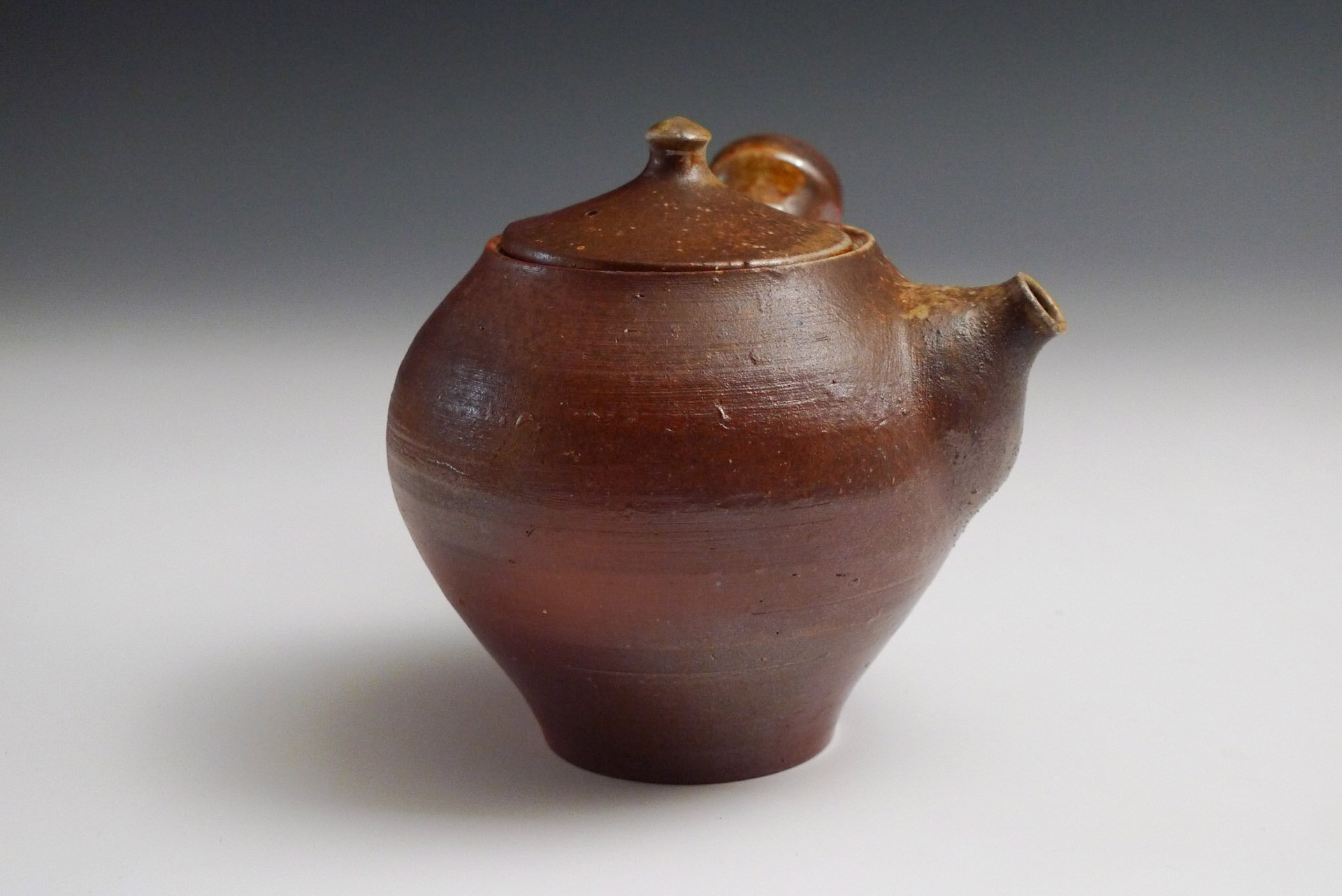 Teapot by Shumpei Yamaki