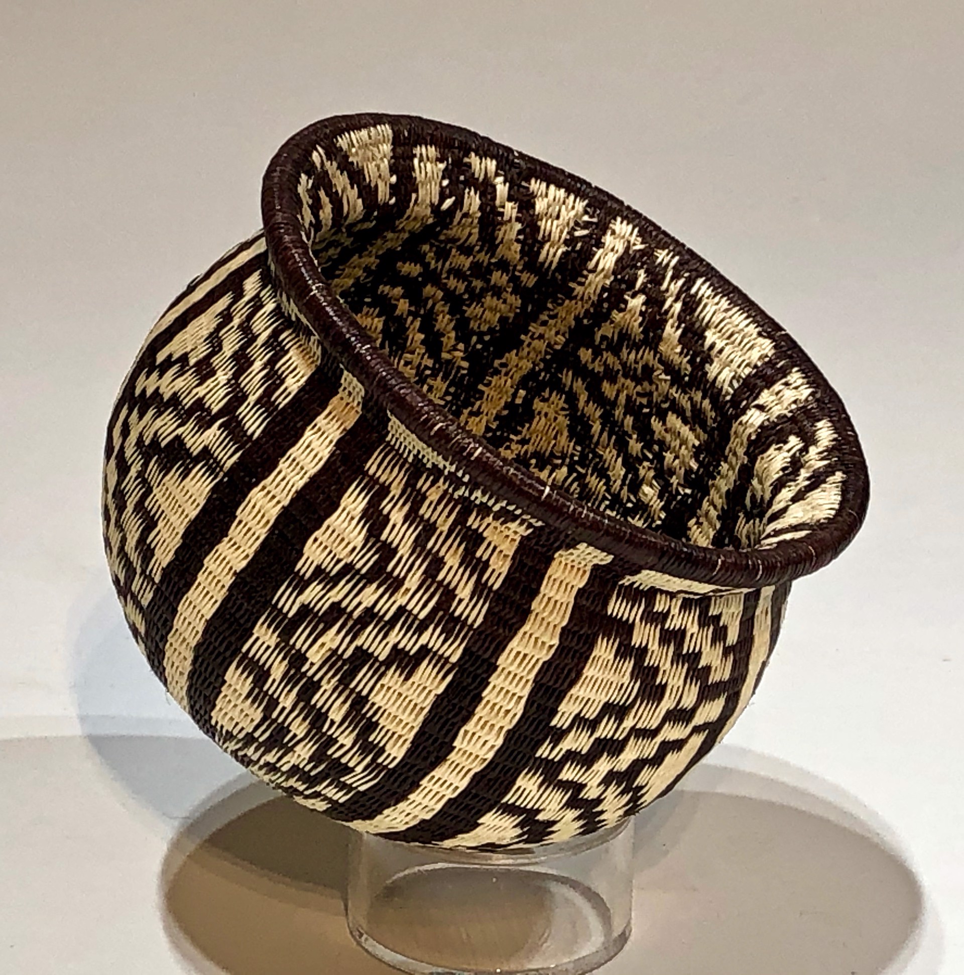 Black and White Basket (476) by Wounaan & Embera Panama Rainforest Baskets Wounaan