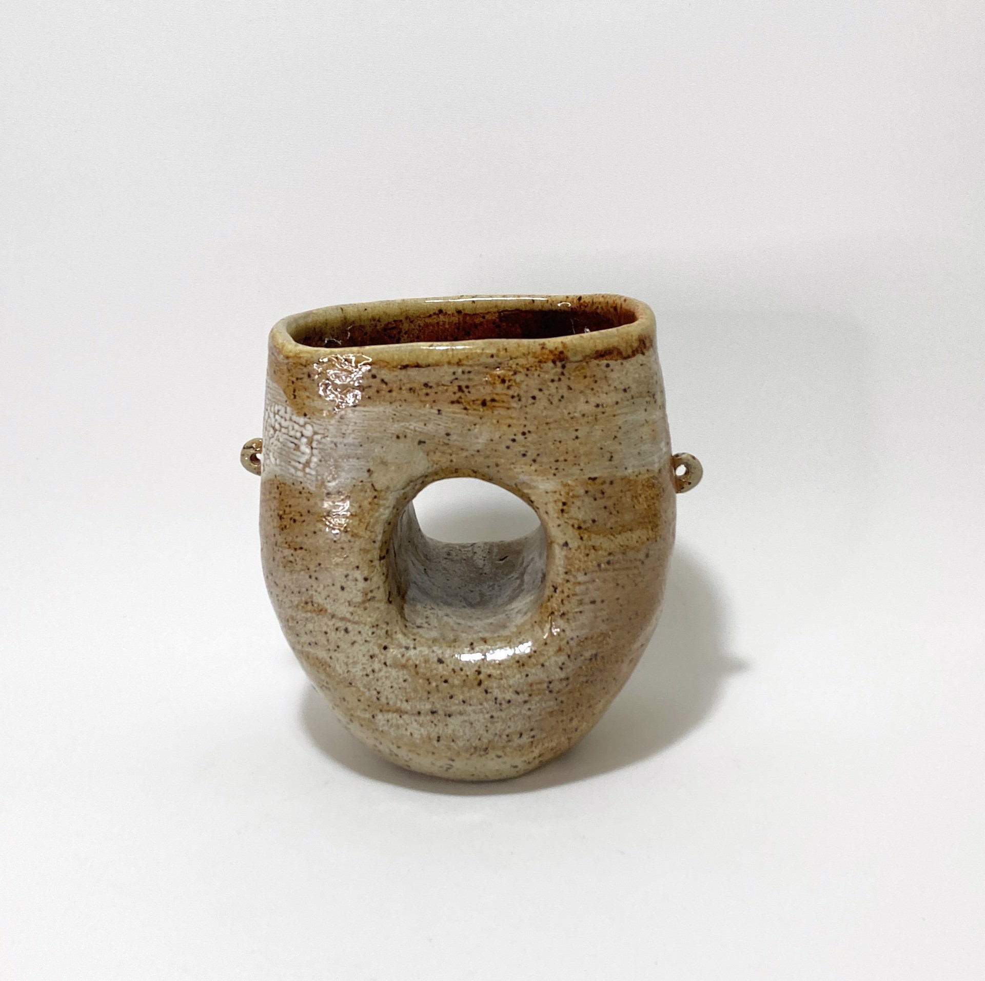 Lacuna Pot with 2 Lugs by Mary Delmege
