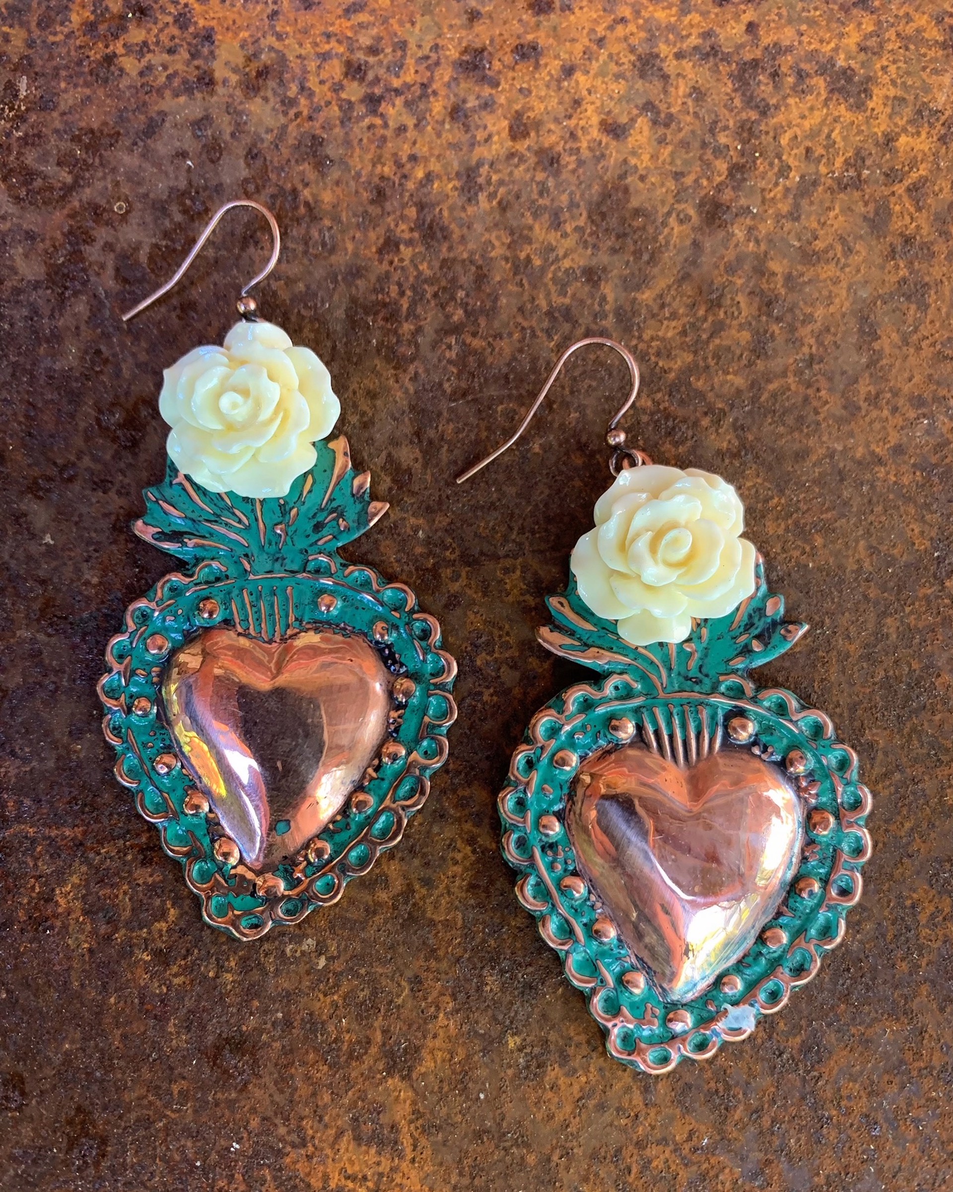 K853 Sacred Heart Earrings with White Roses by Kelly Ormsby