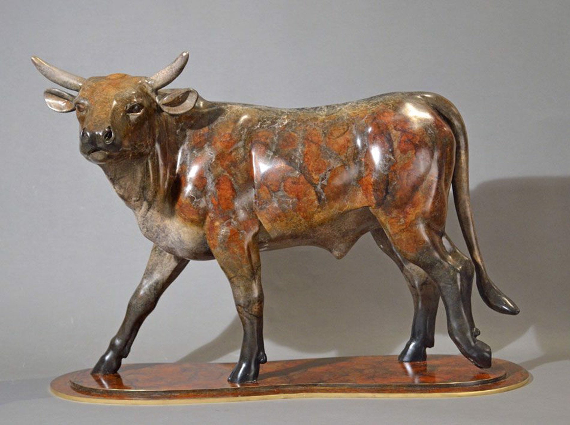 Bull by Silvia Davis (sculptor)