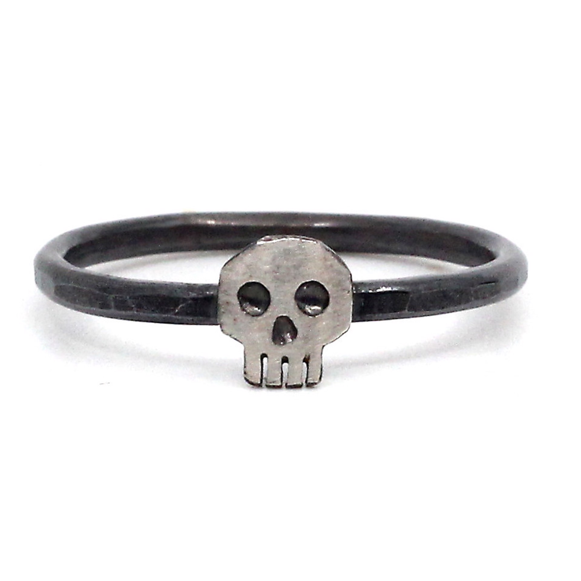 Single Skull Ring (Size 7) by Susan Elnora