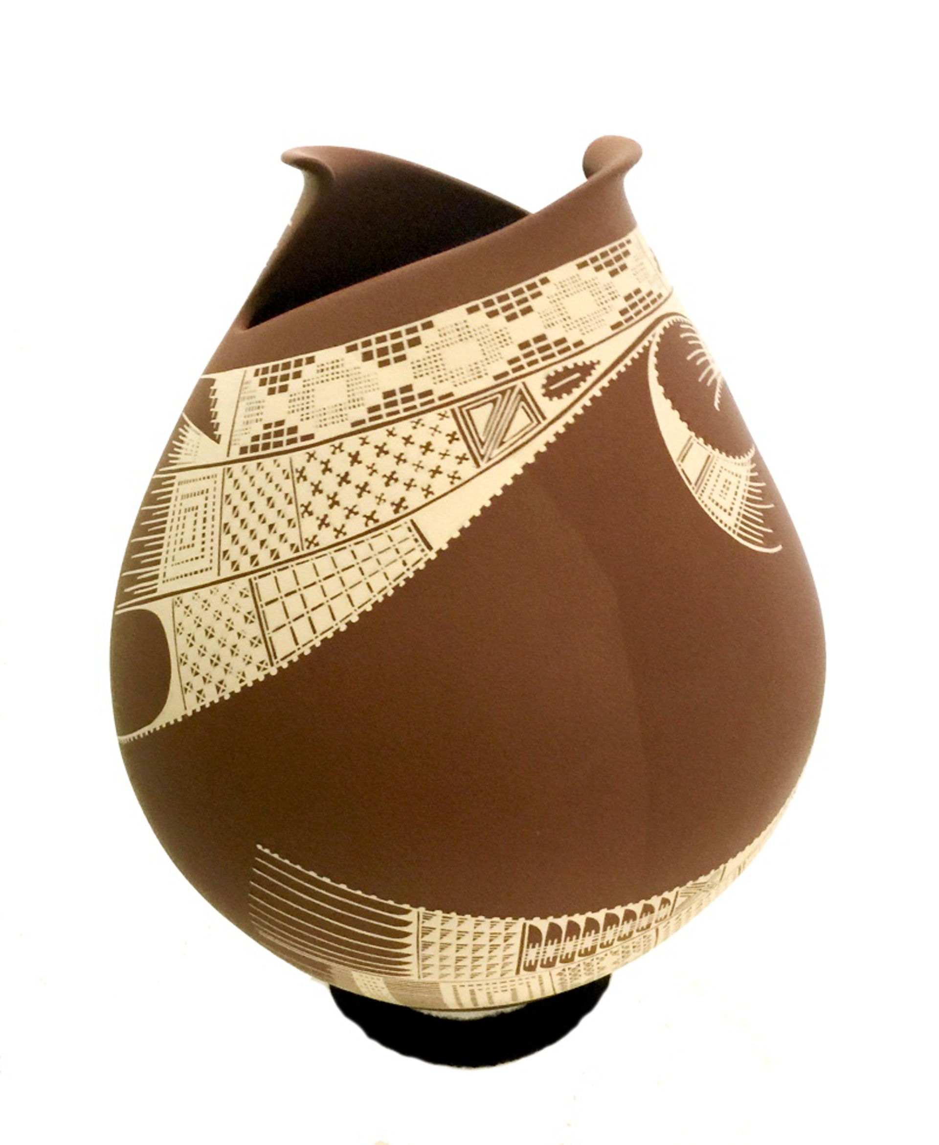 Ivonne Olivas - Vessel by Mata Ortiz Pottery