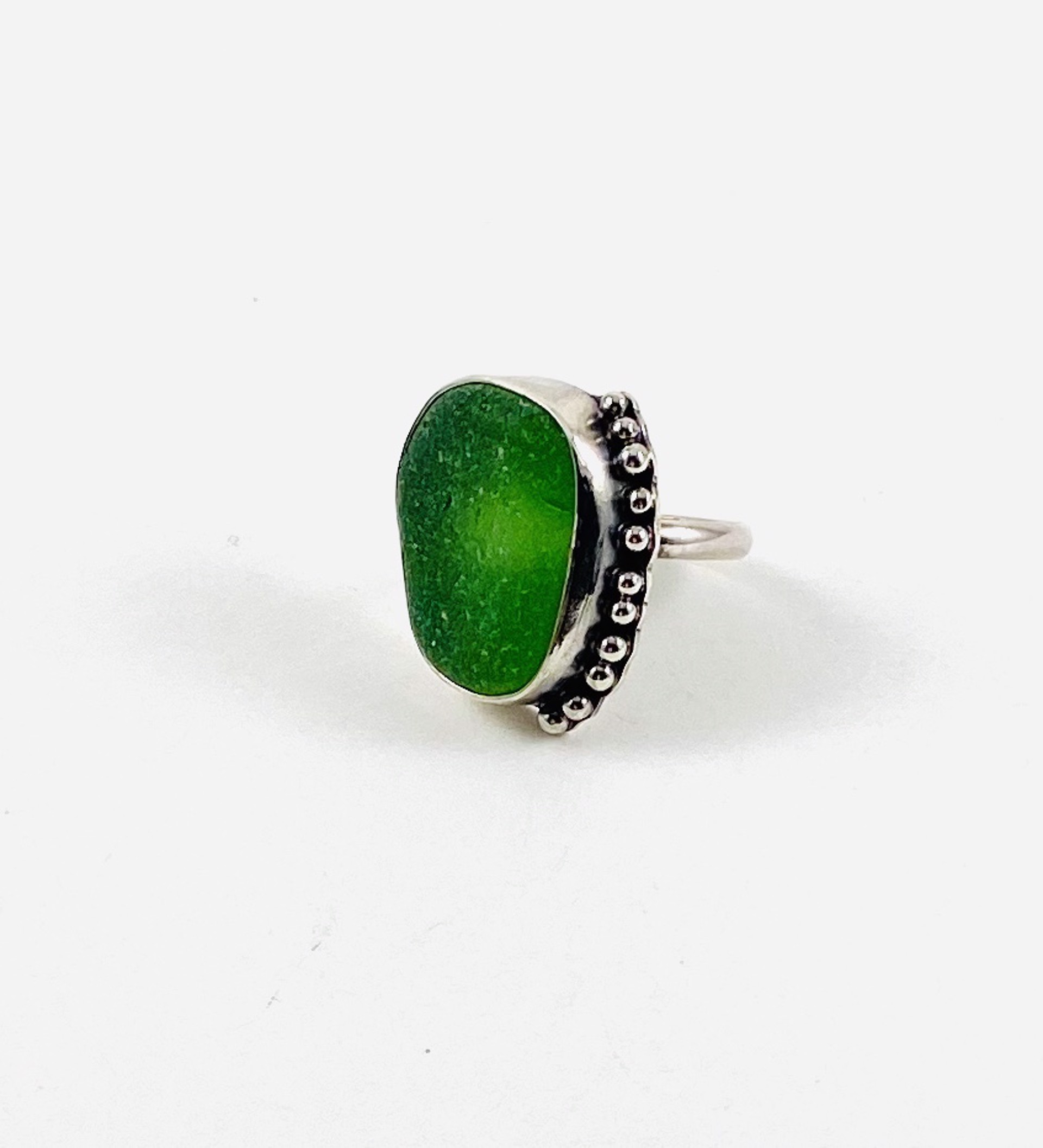 AB20-9 Green Sea Glass Silver Ring, sz 6 by Anne Bivens