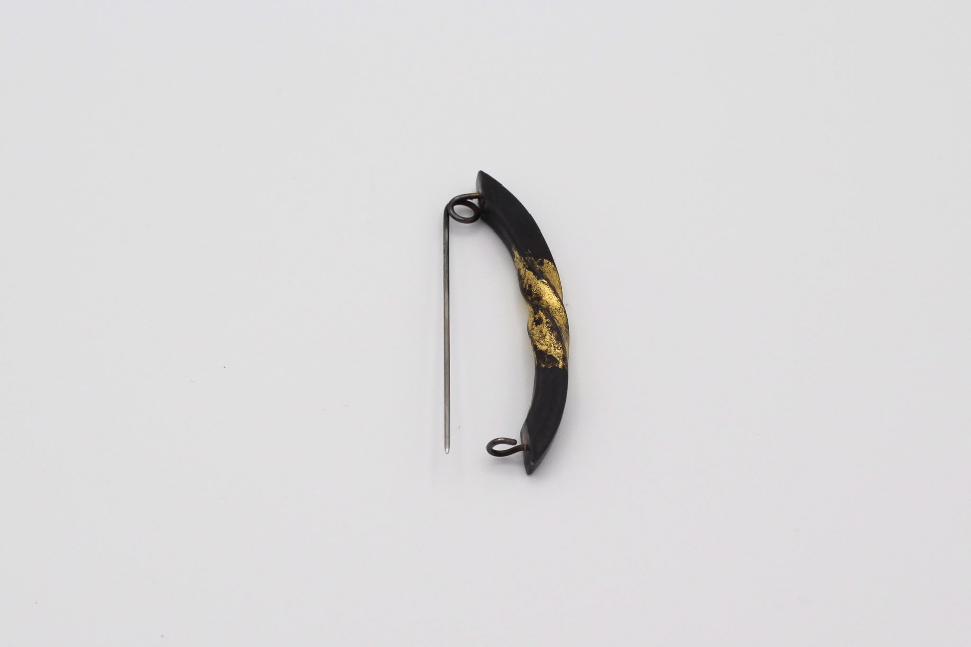Brooch by Susanne Henry