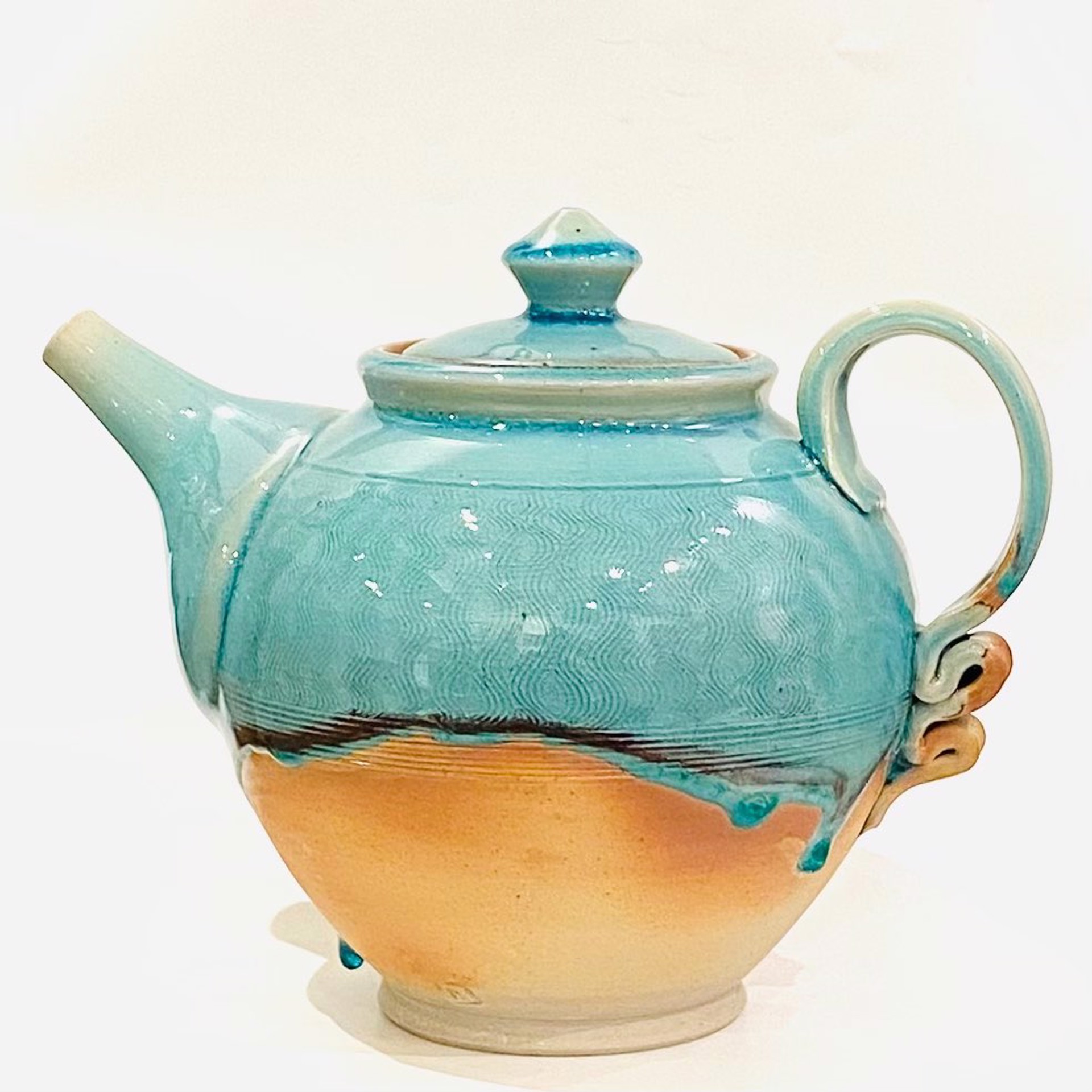 TH22-22 Teapot by Tierney Hall