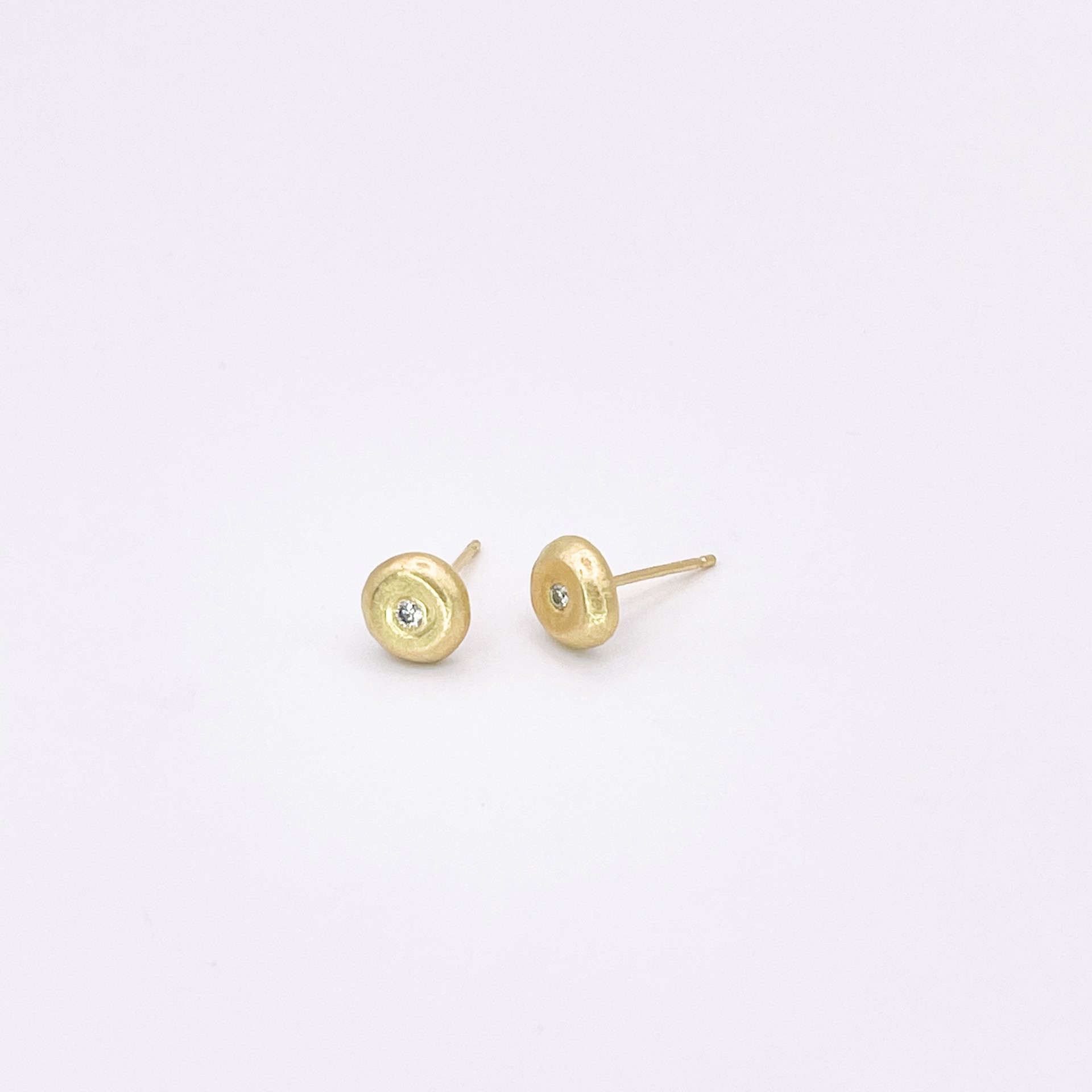 LHE10- Round posts with Diamond 18k gold by Leandra Hill