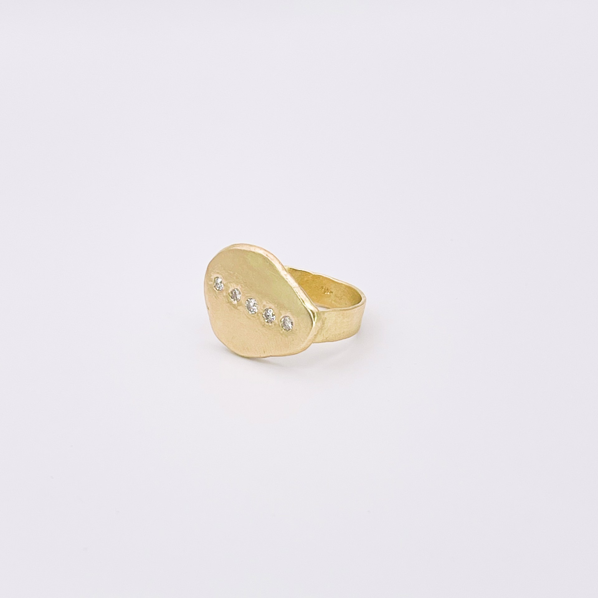 LHR04- Flat oval ring with 5 diamonds by Leandra Hill