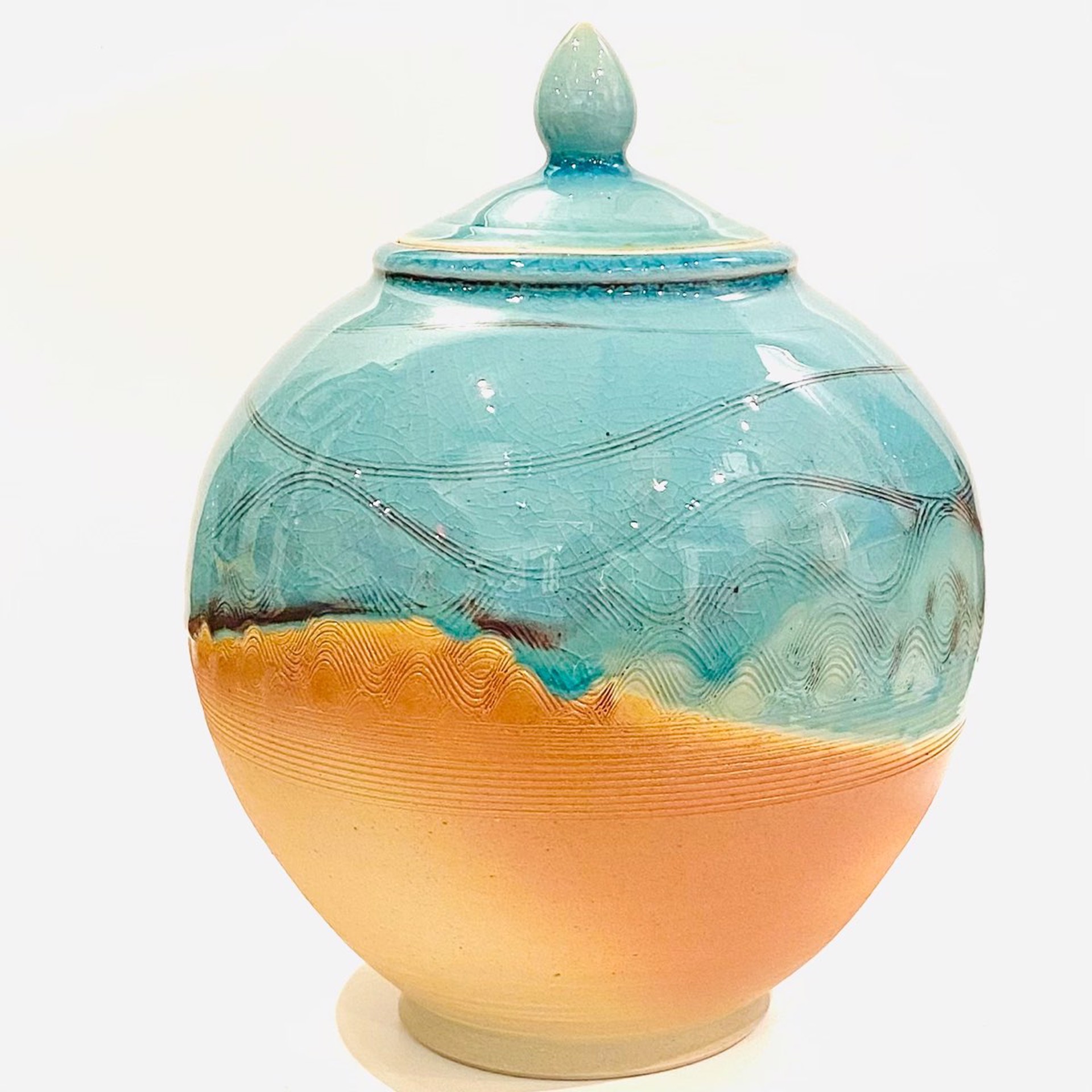 TH22-25 Medium Lidded Jar by Tierney Hall