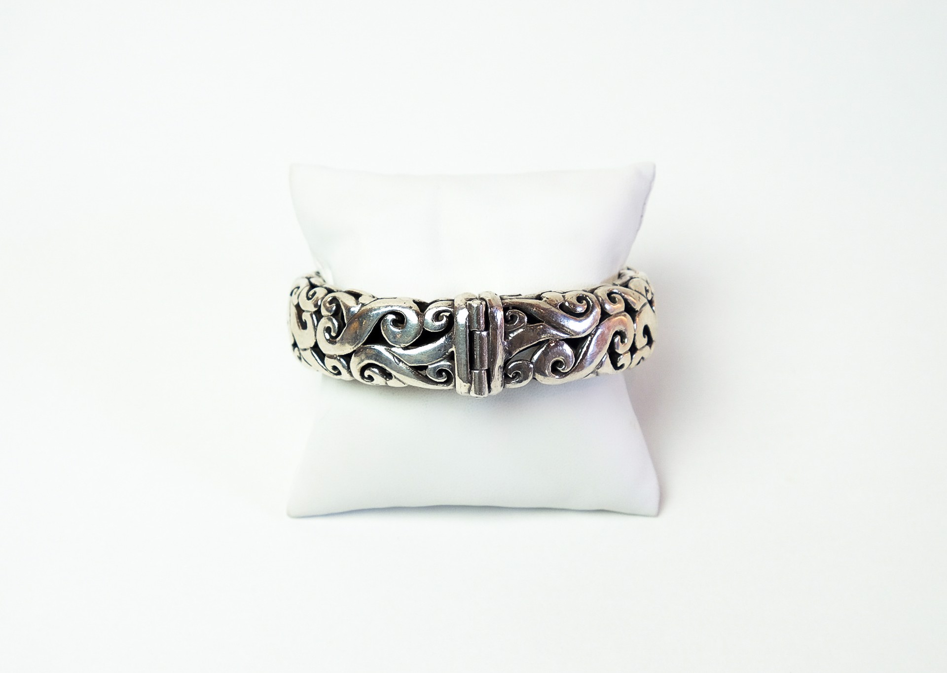 Sterling silver filigree cuff by Jeri Mitrani