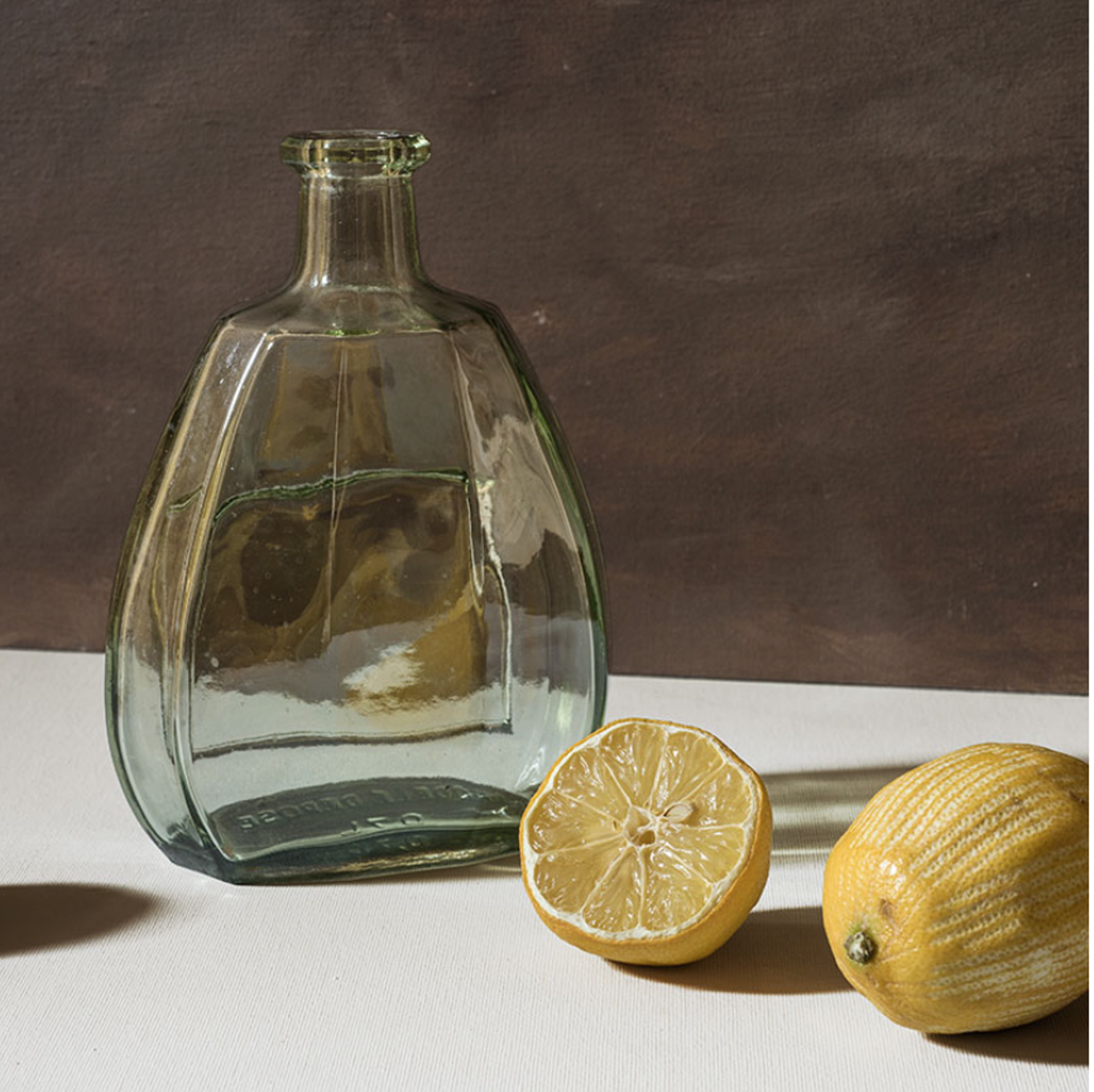 Carafe verte et deux citrons by Thierry Genay