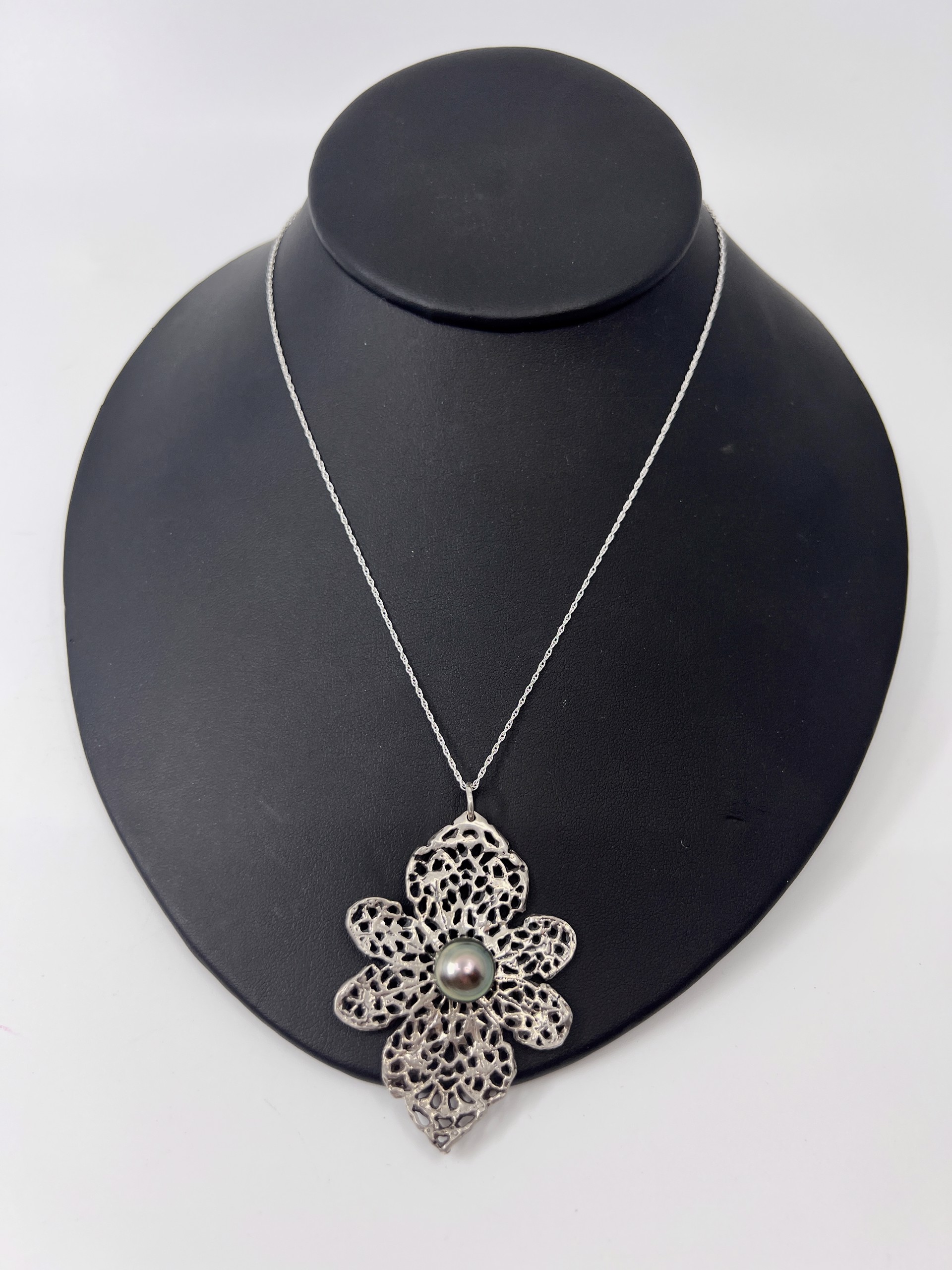 9600 Silver Lace Flower with Tahitian Pearl by Beth Benowich