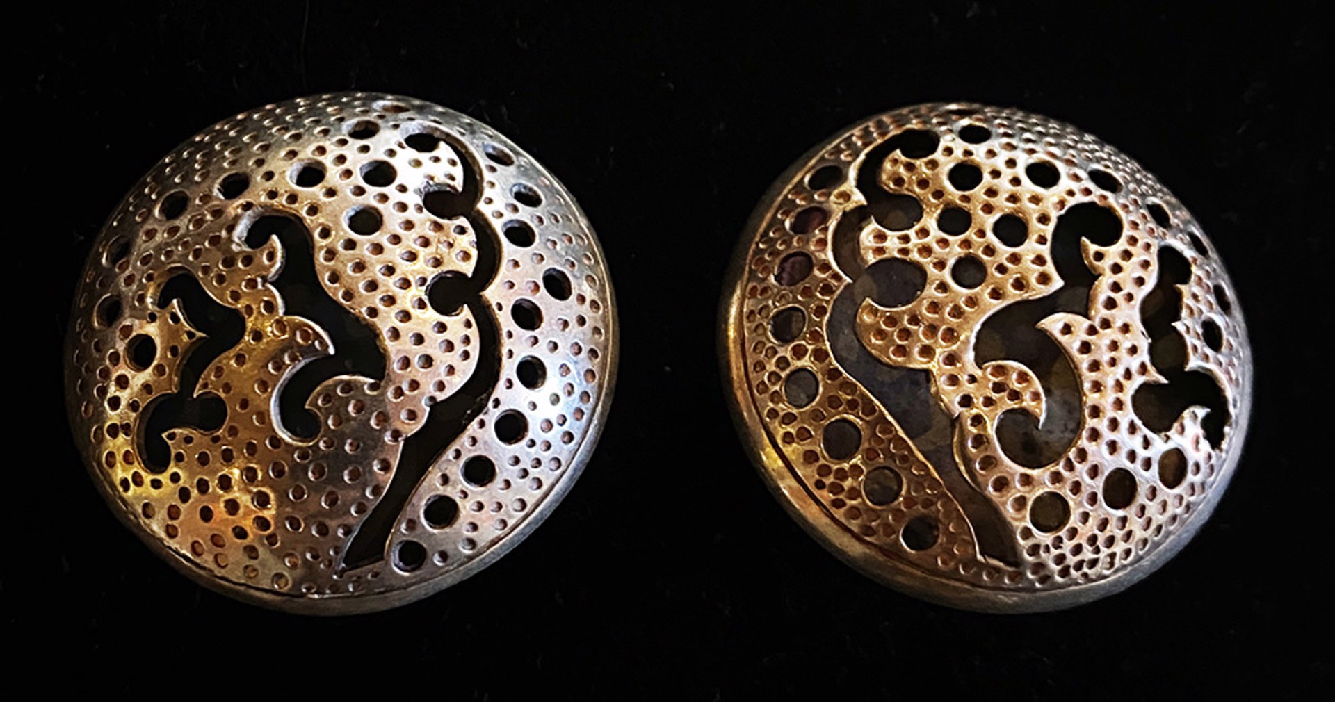 Vintage John Hardy Round Silver Clip On Earrings by Artist Unknown