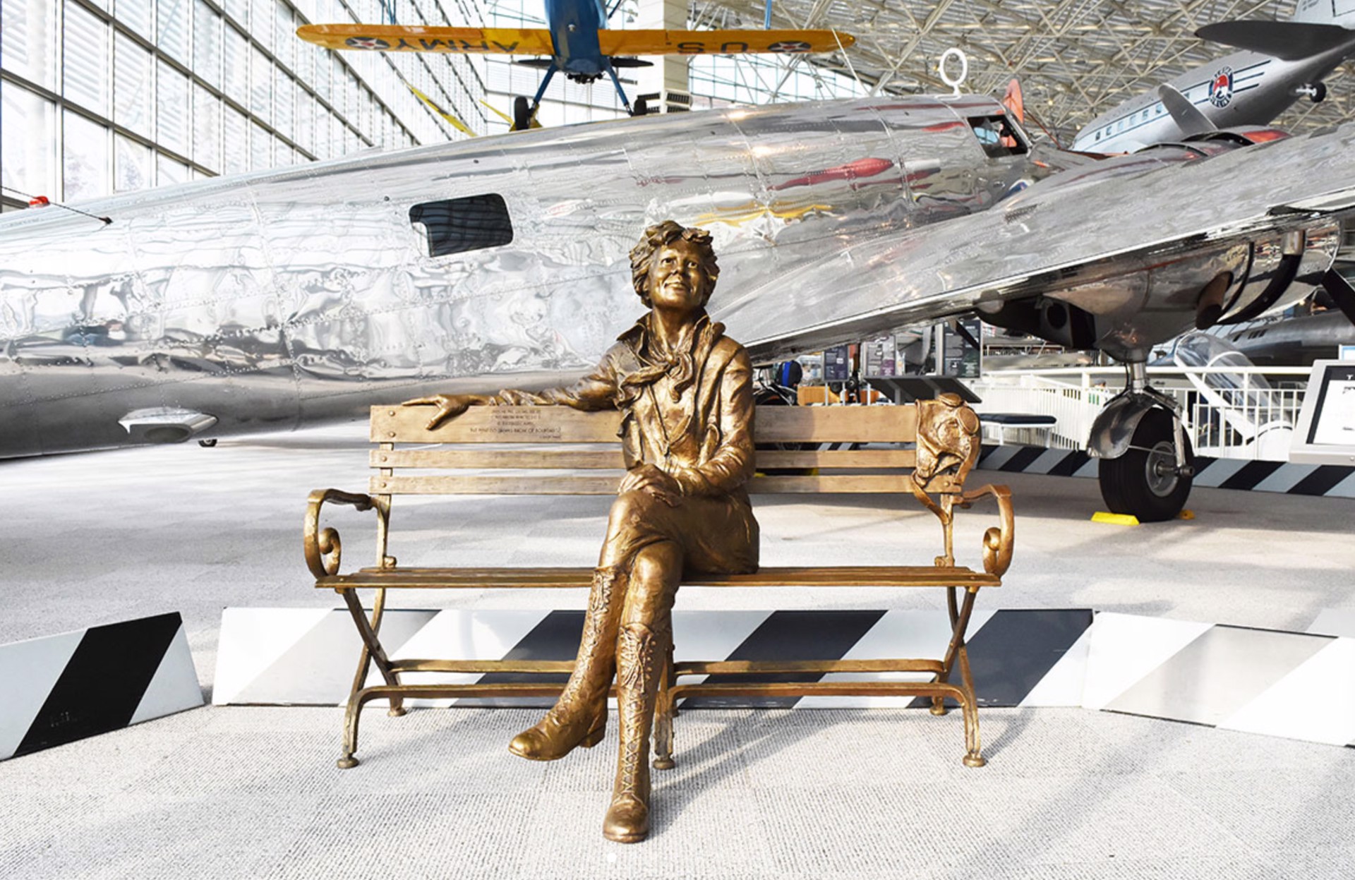 Amelia Earhart Bench by Gary Lee Price (sculptor)