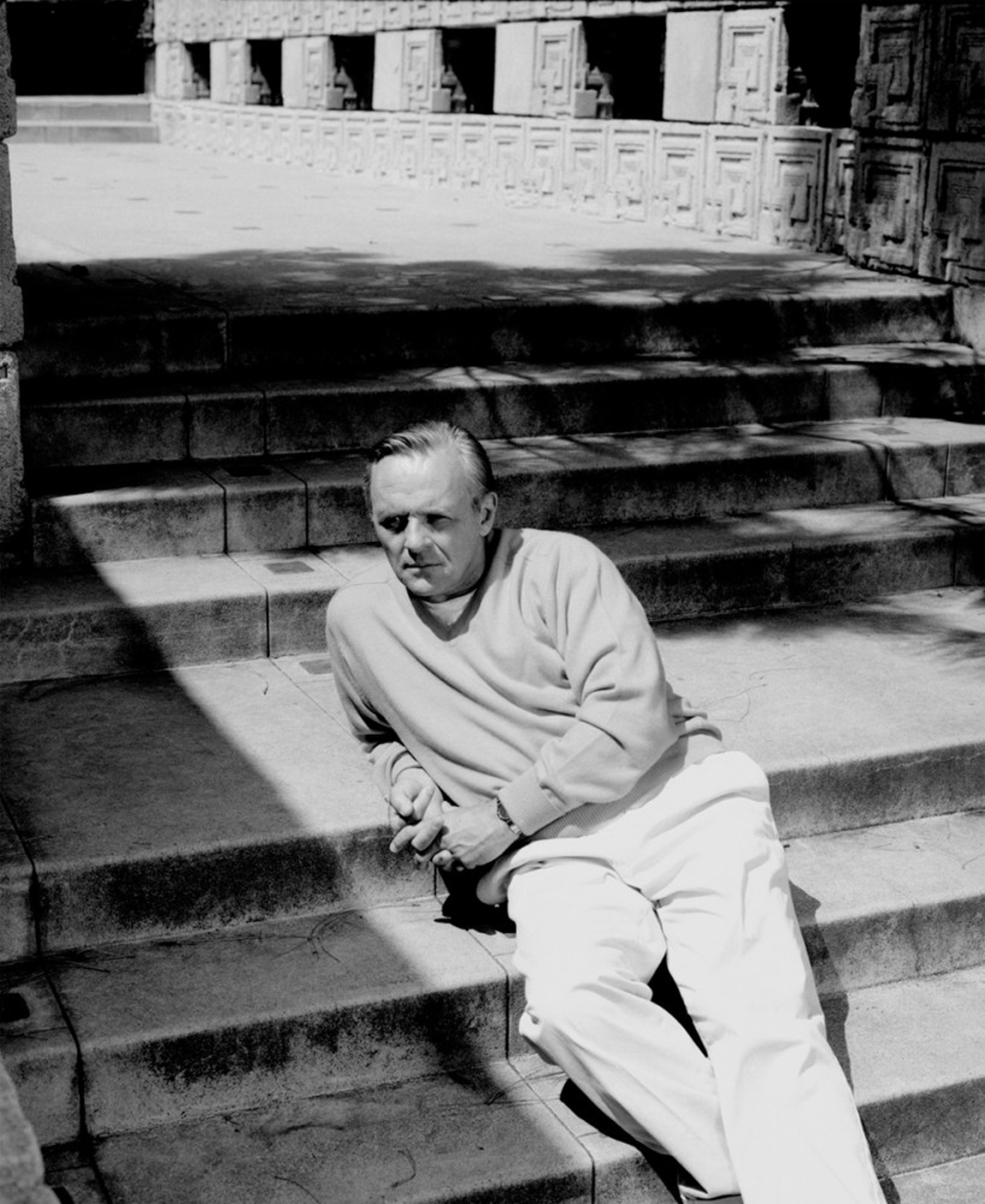 91123 Anthony Hopkins Stairs BW by Timothy White