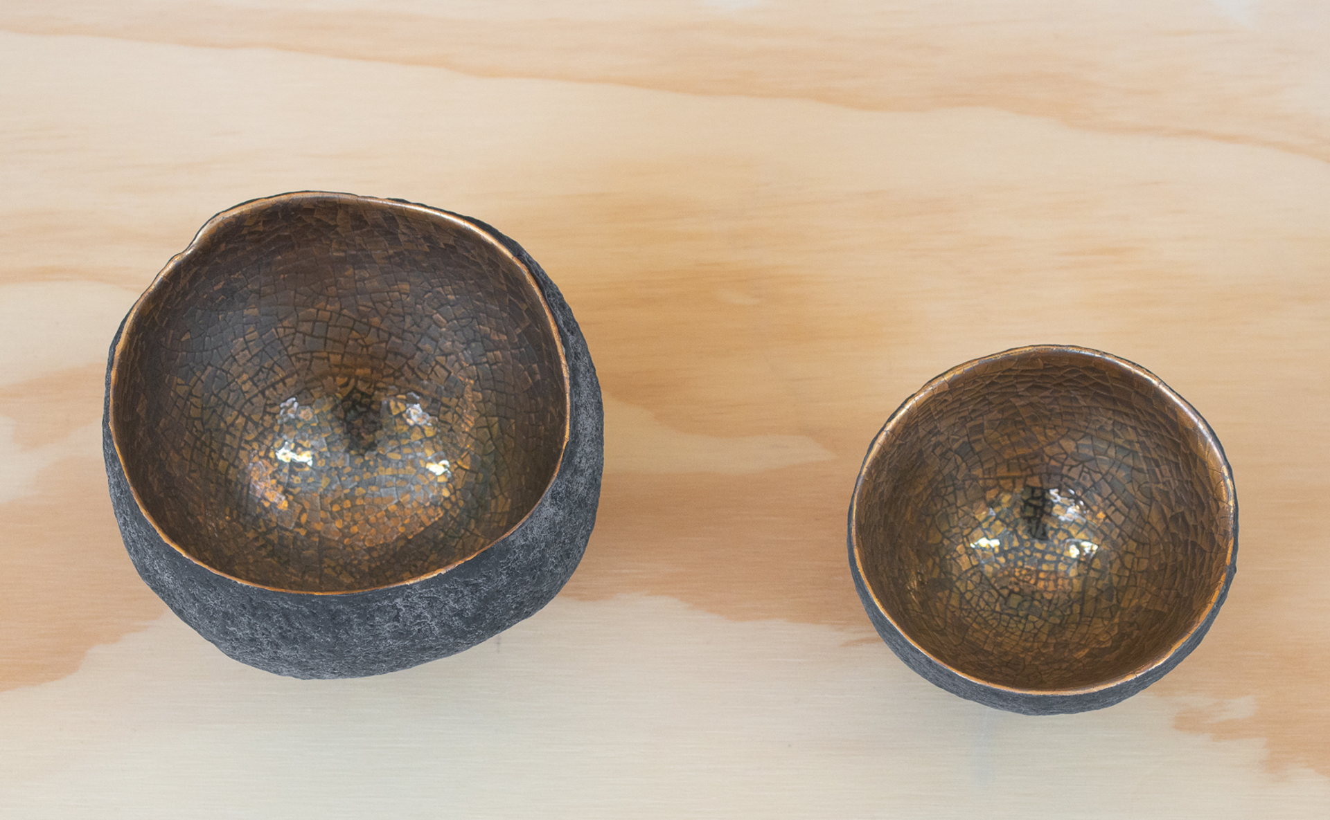 Bowls with platinum and gold by Cristina Salusti