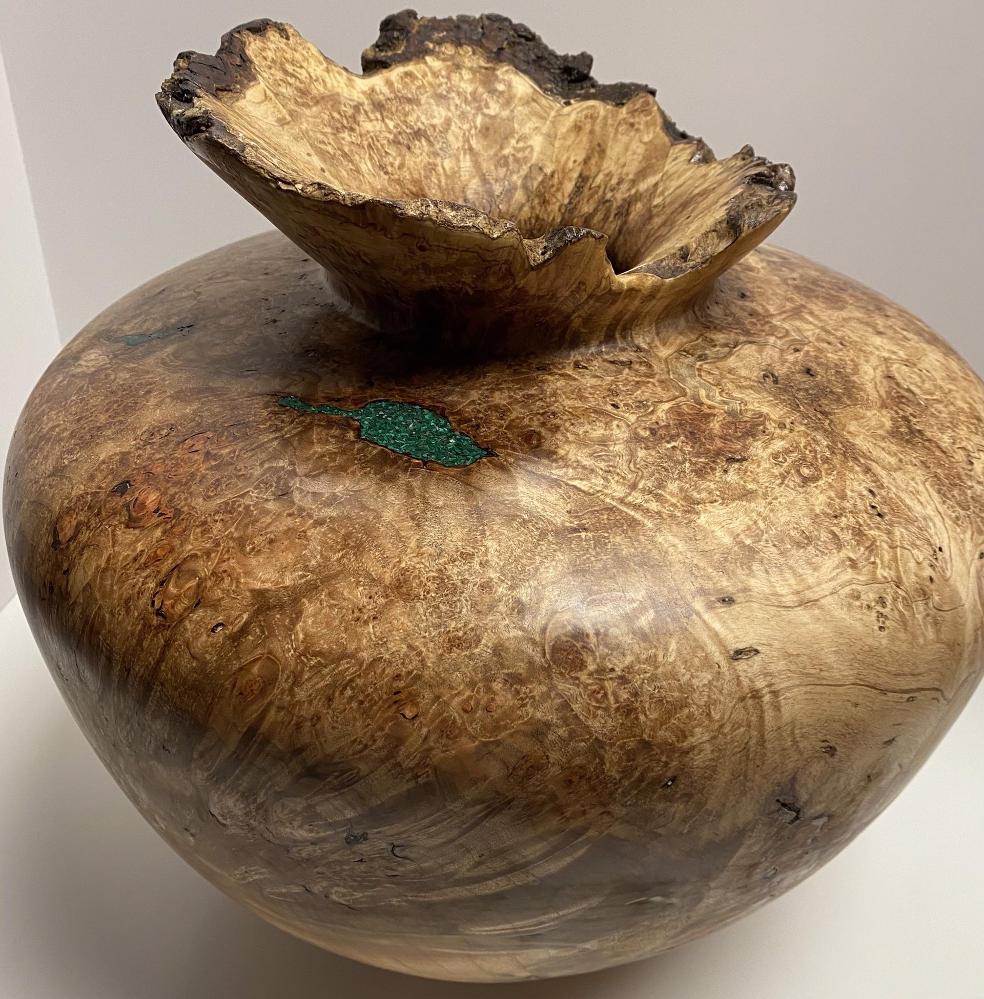 Low Vase with malachite inlay by Shanti Yard