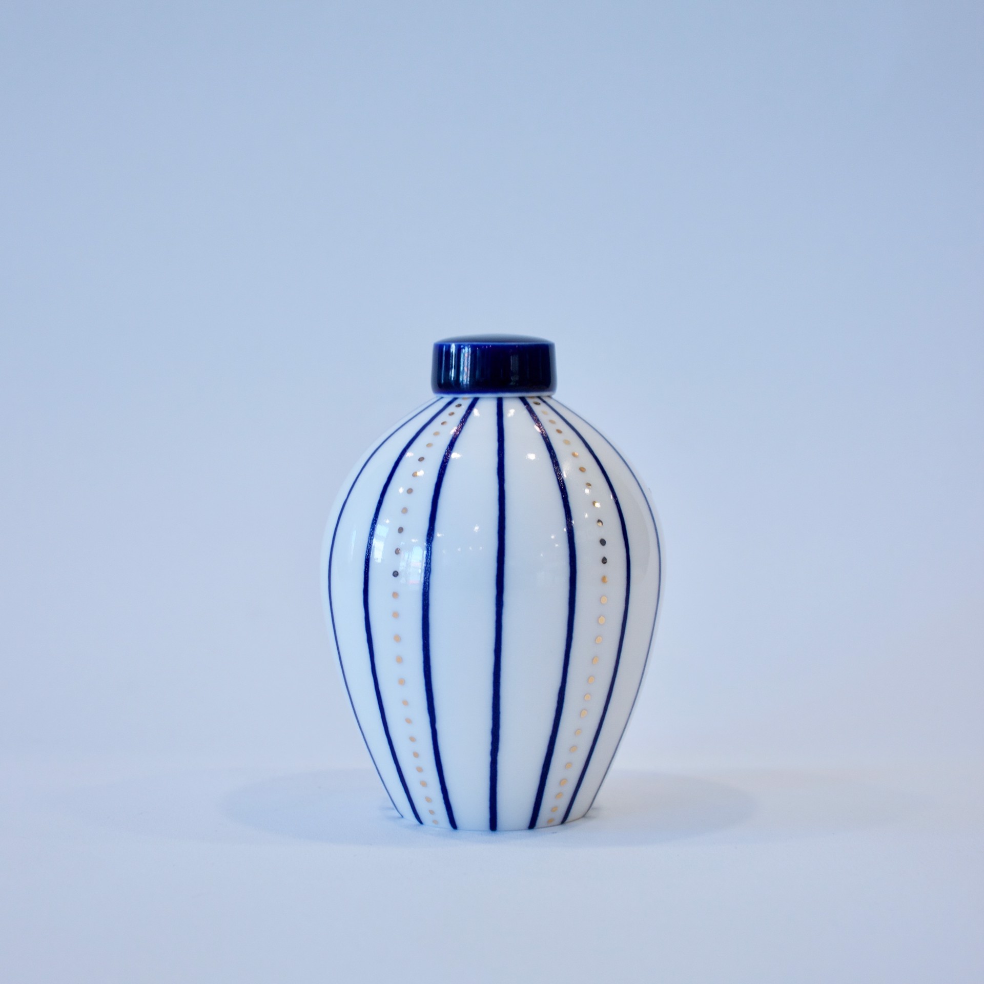 Small Linear Ginger Jar with 24 carat gold lustre by Rhian Malin