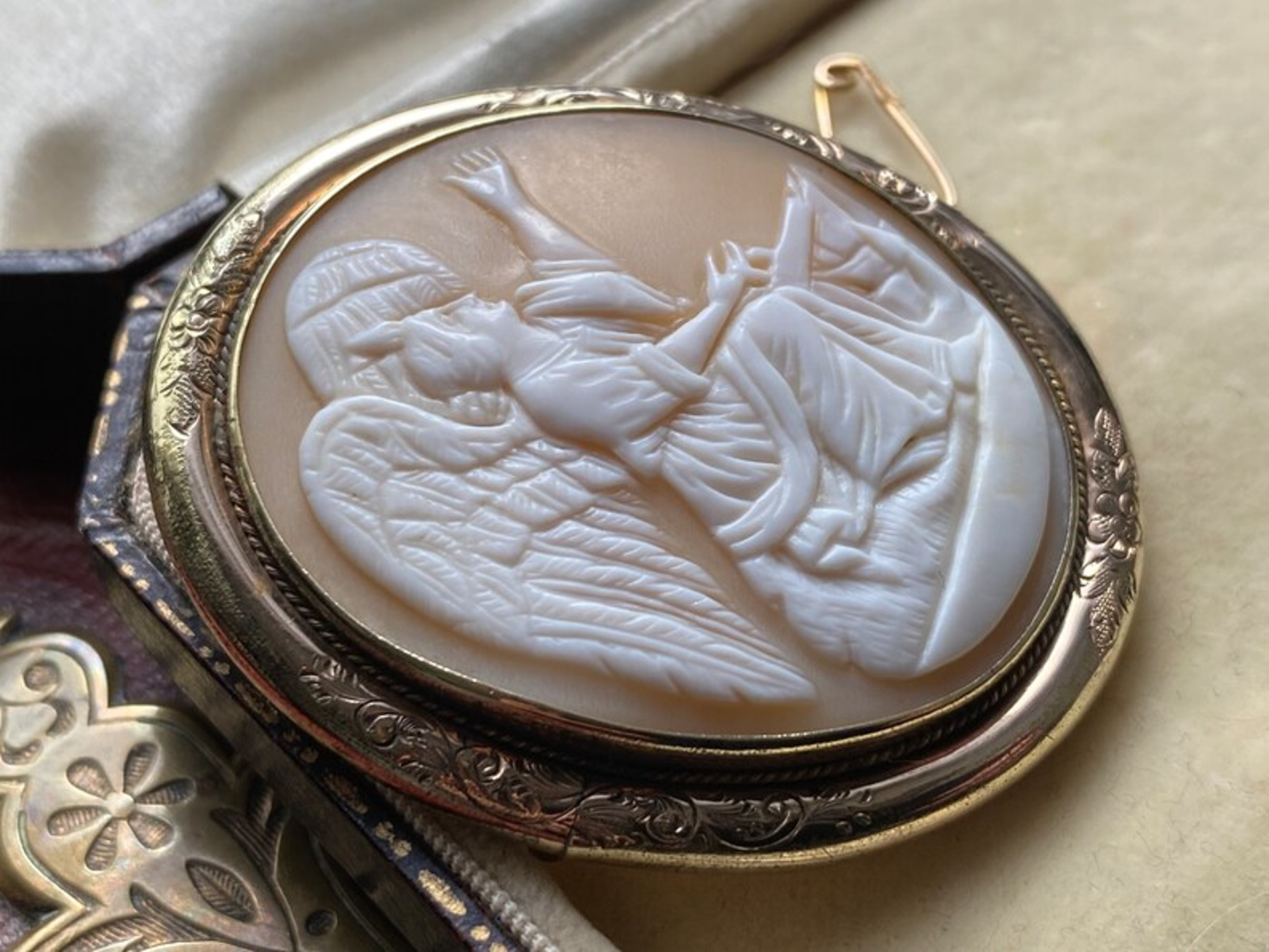 Antique Victorian unusual angel of hope with anchor carved shell cameo brooch /pin by Cameo