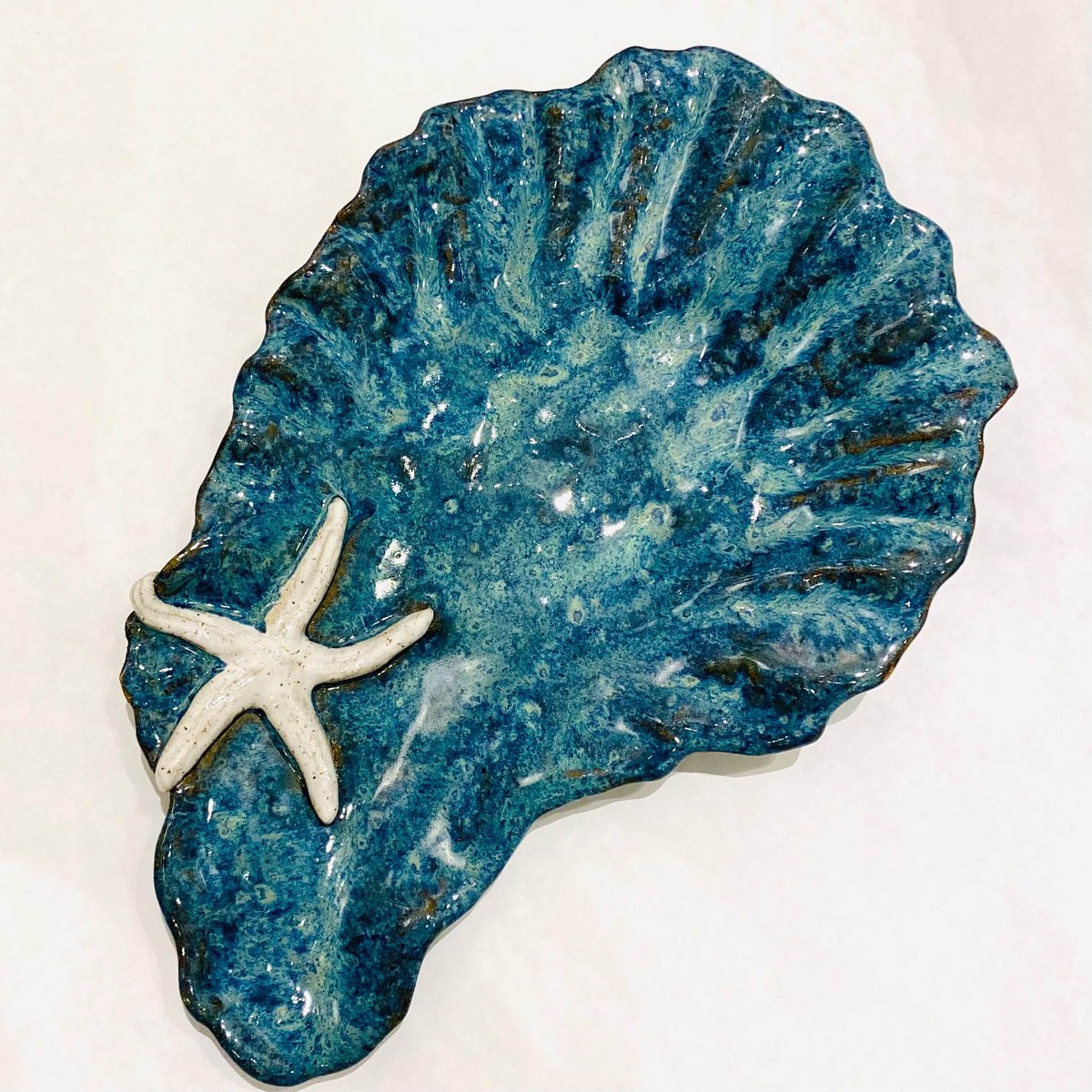 Logan22-882 Platter Oyster Shell Shape With One Starfish (Blue Glaze) by Jim & Steffi Logan