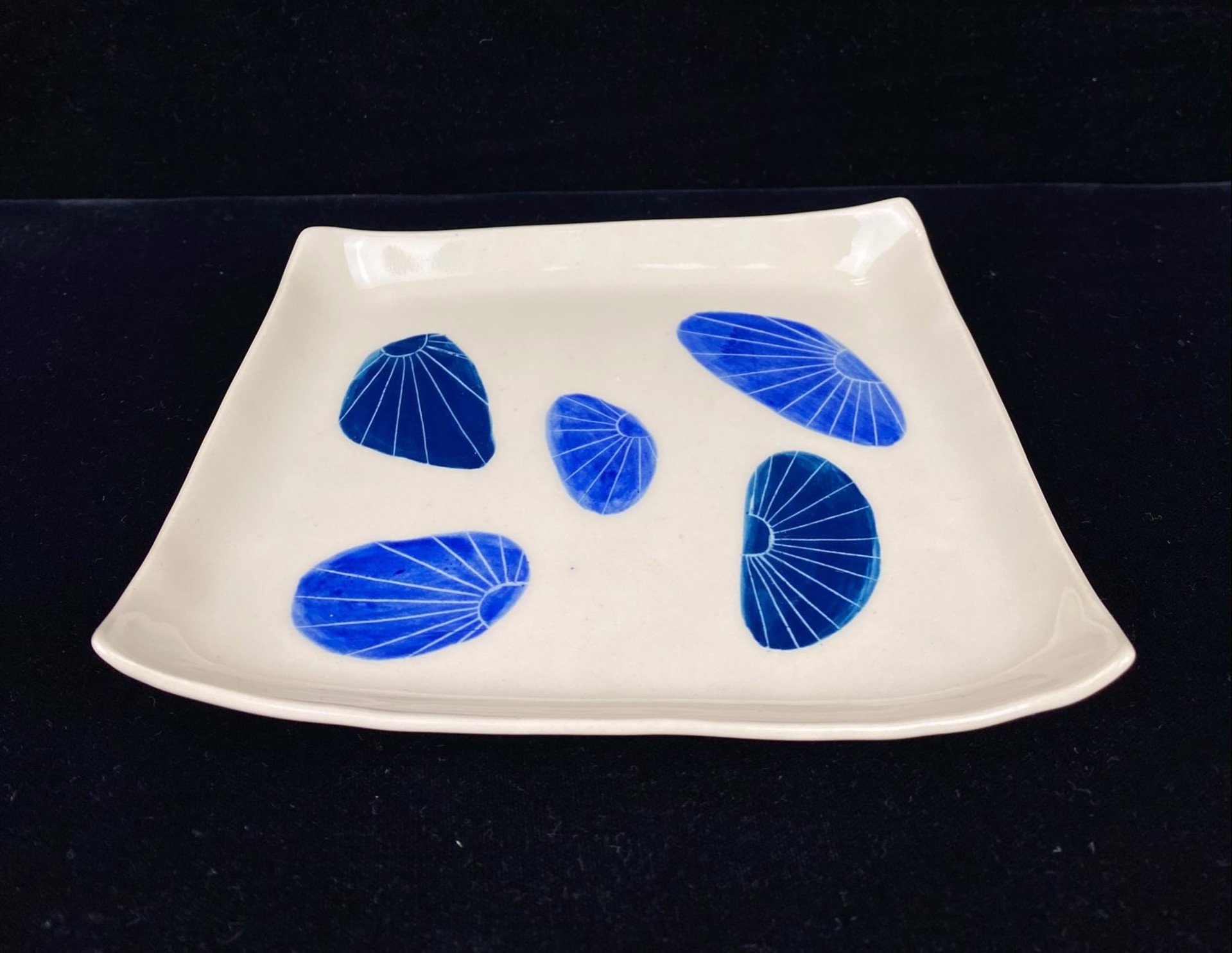 Small Plate by Mari Kuroda