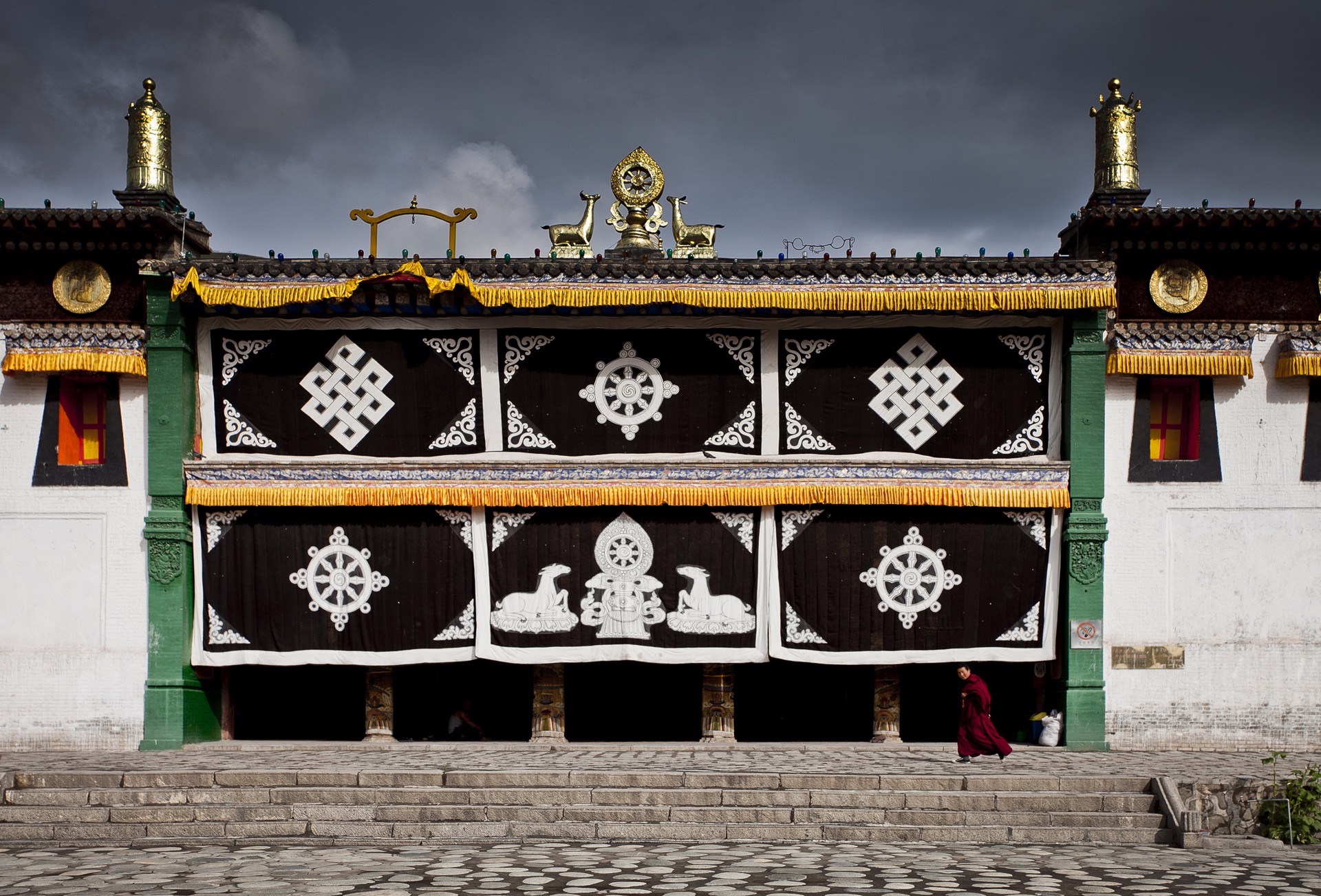 Labrang Gongba, Xiahe by Hsu-Jen Huang