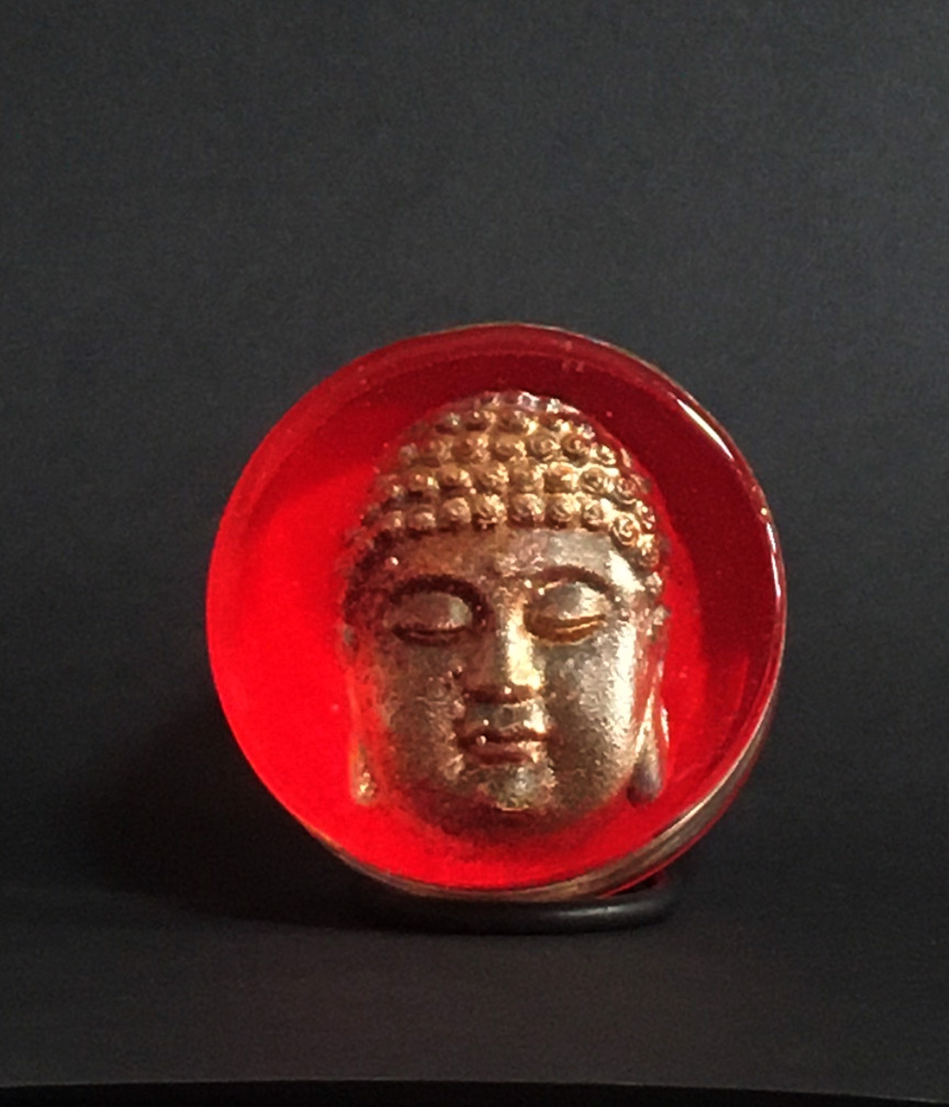 Circle/Round Paper Weight, Red by Susan Gott